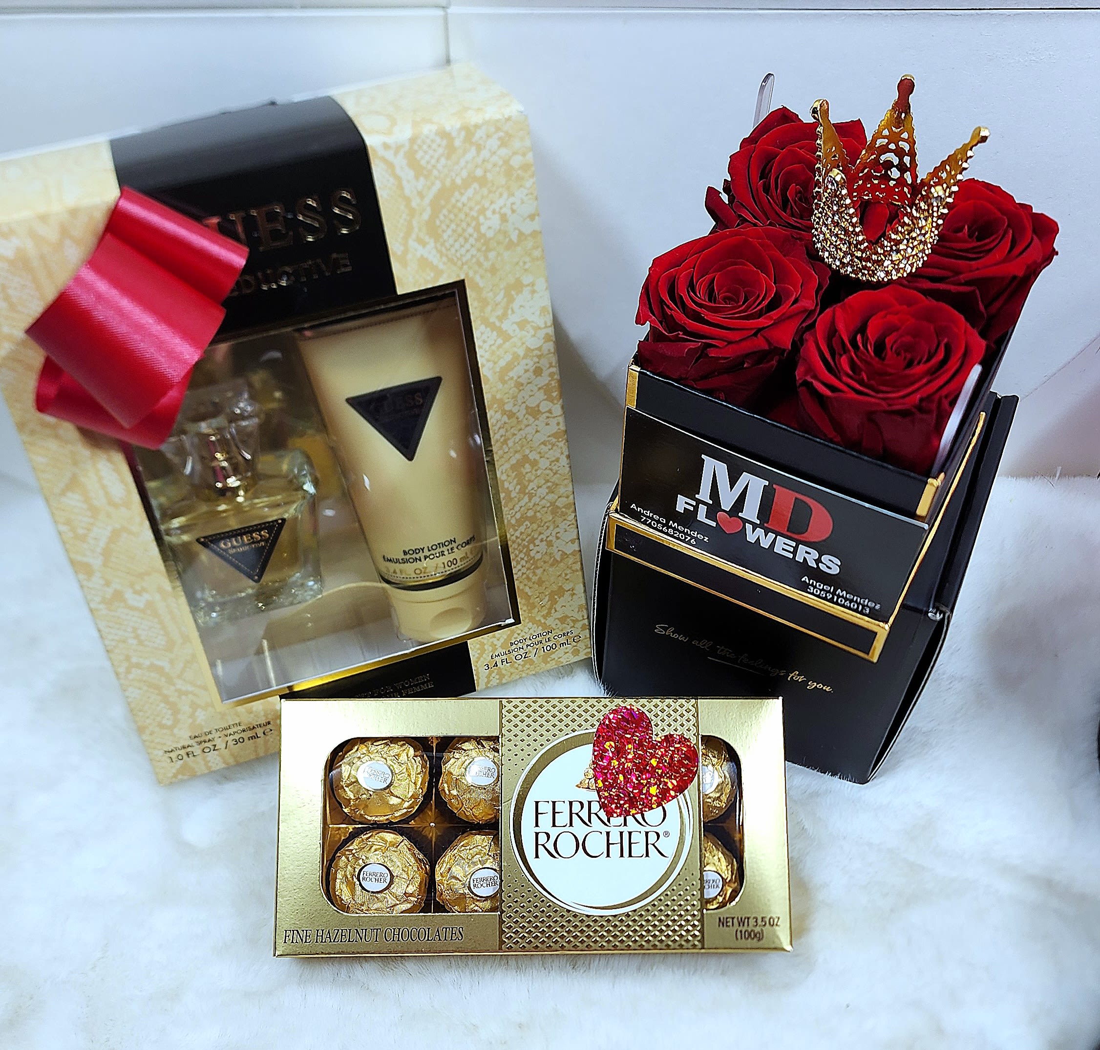 MOTHERS DELUXE SET - 4 Red roses, perfum set and chocolates