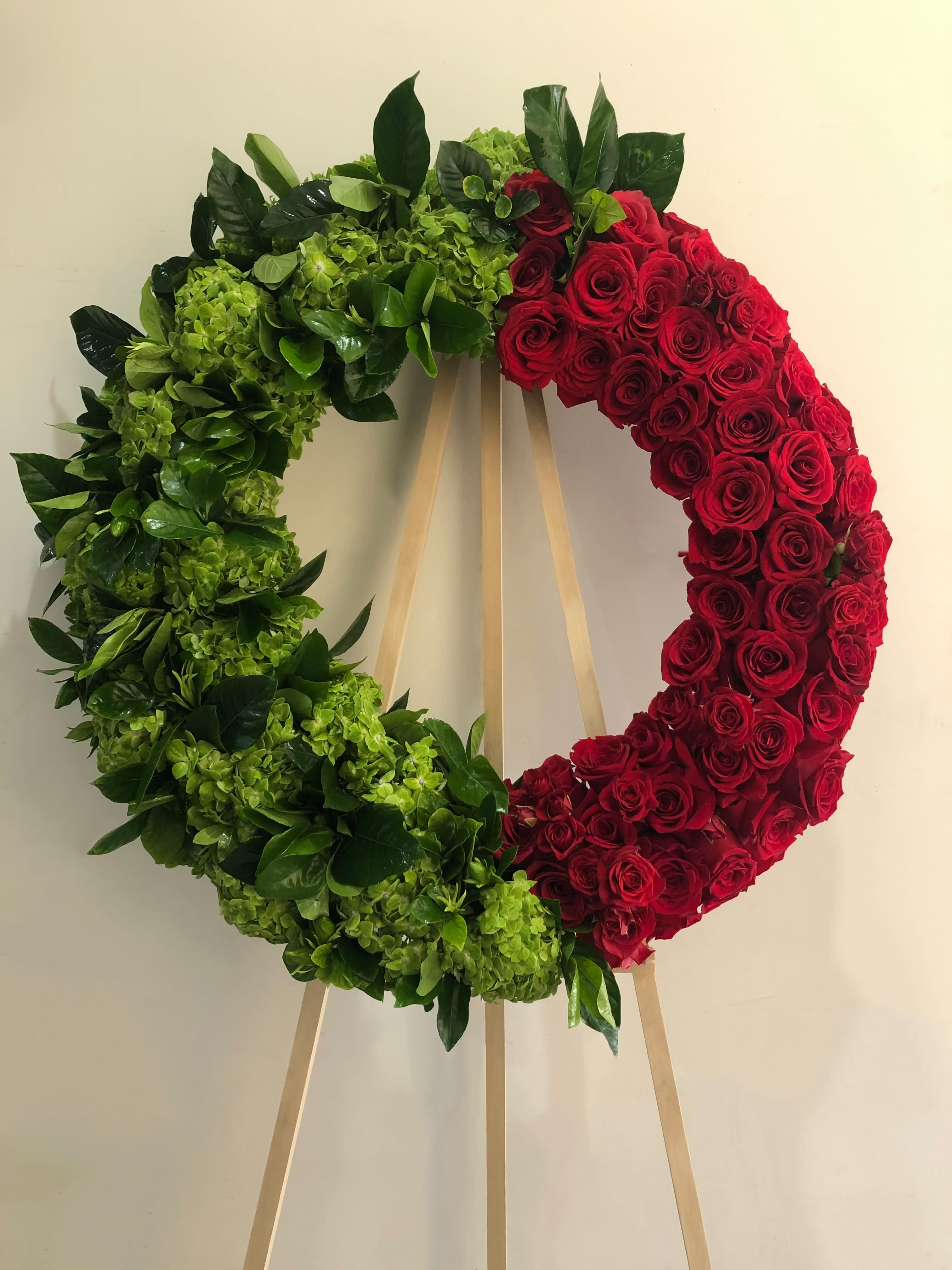 Green and Red Circle Green and Red Circle - Red roses, Hydrangeas, Green leaves