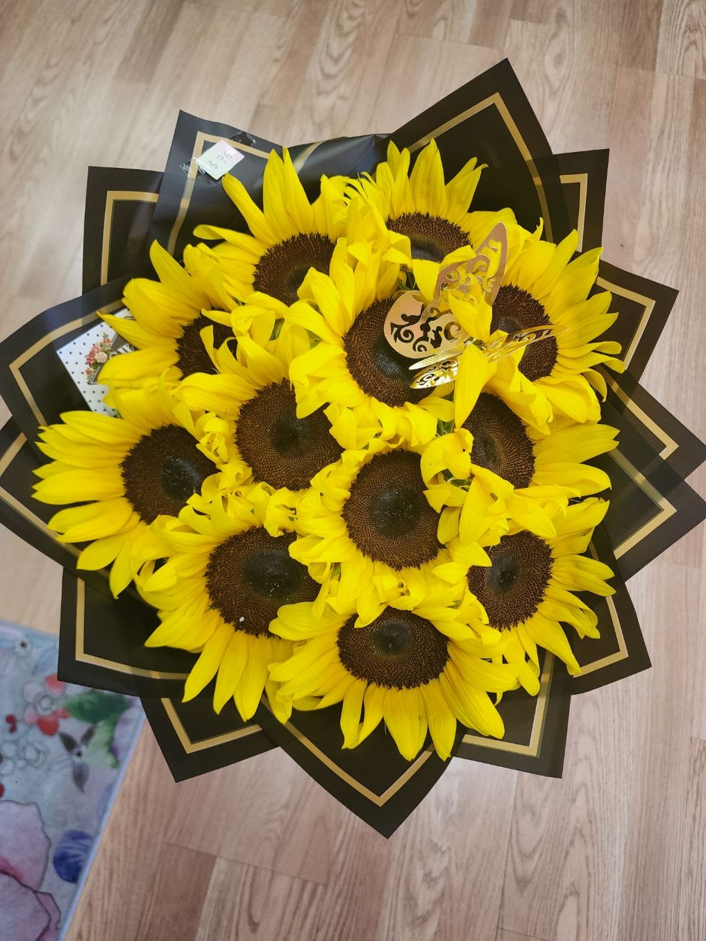 SUNFLOWERS LOVE - Beautiful Sunflowers Bouquet.. Choose the color of your paper. 12 Sunflowers...