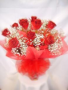 Hong Kong Style Roses - Red - Hong Kong style red roses 1/2 Dozen $150 1 Dozen $220 2 Dozen $430 Prices above include vase.   *** GRADUATION HONG KONG STYLE ROSES, PLEASE PHONE-IN  Hong Kong Style Roses WRAPPED ( without a vase) will come with water tubes/water pouch.   Recommended for graduations!  Additional $20   
