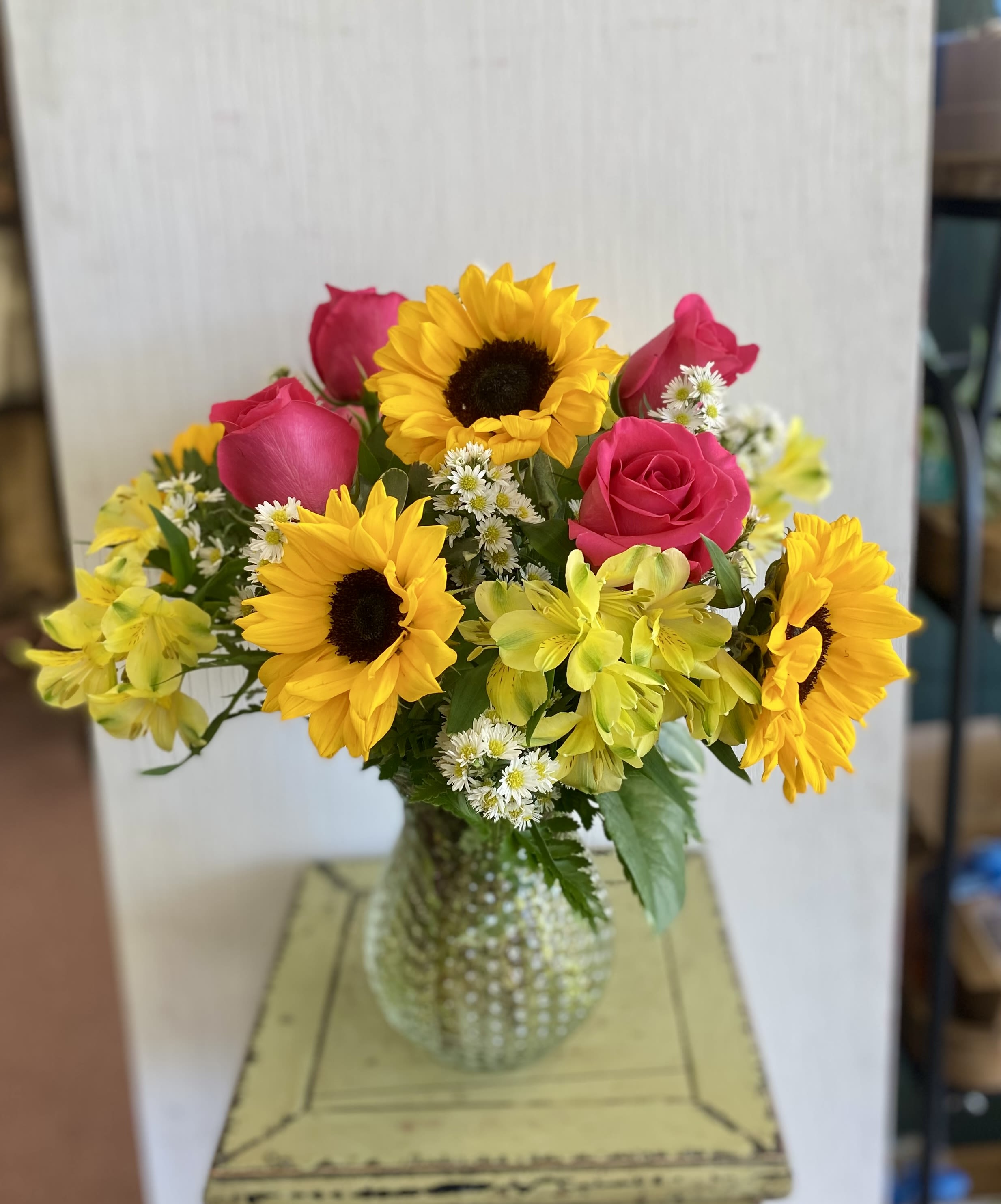 Sunshine + Roses (Pink) - Sunny and bright! A lovely vase featuring sunflowers and roses.