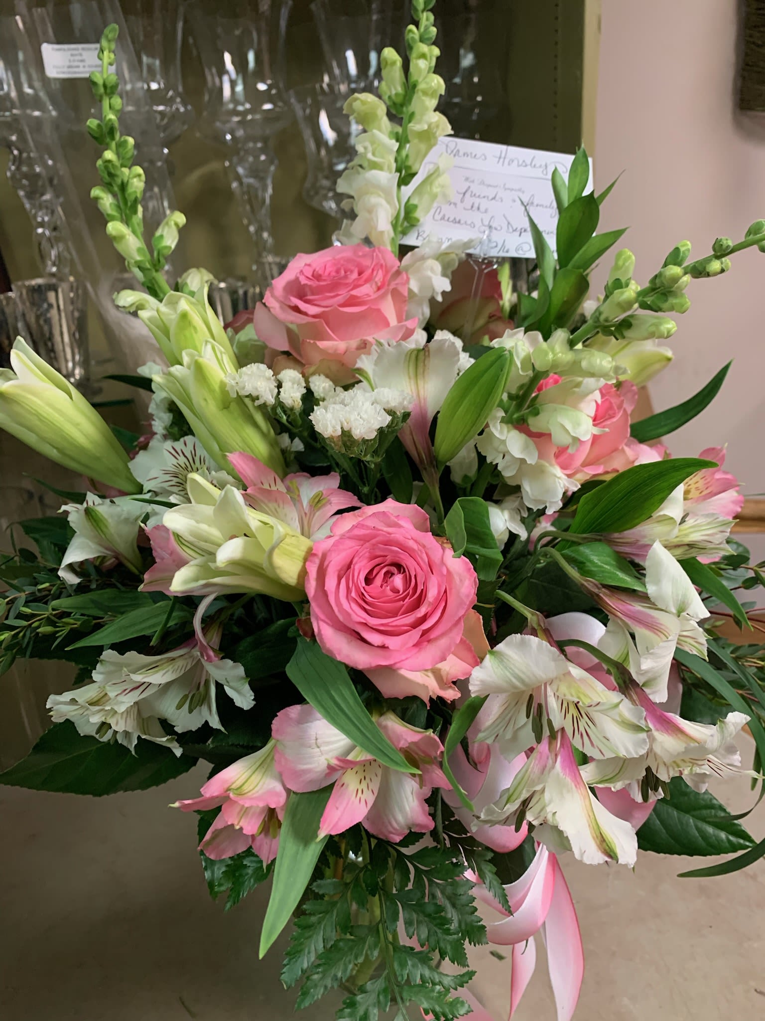 Pink Roses an Lilly Pink Roses an Lilly - Pink Roses and White Lily