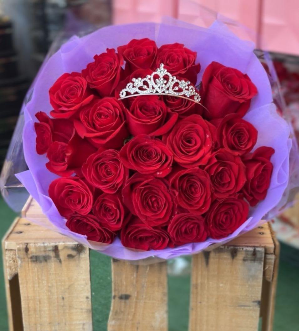 para la reyna - averages 25 stems with a tiara style crown