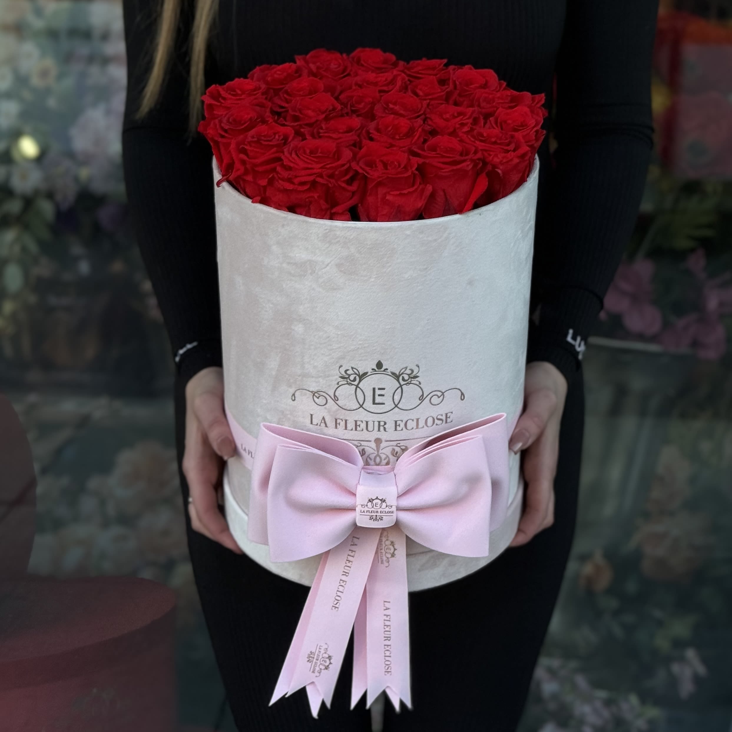 Preserved Red Roses and a Bow V Preserved Red Roses and a Bow V - Red preserved roses