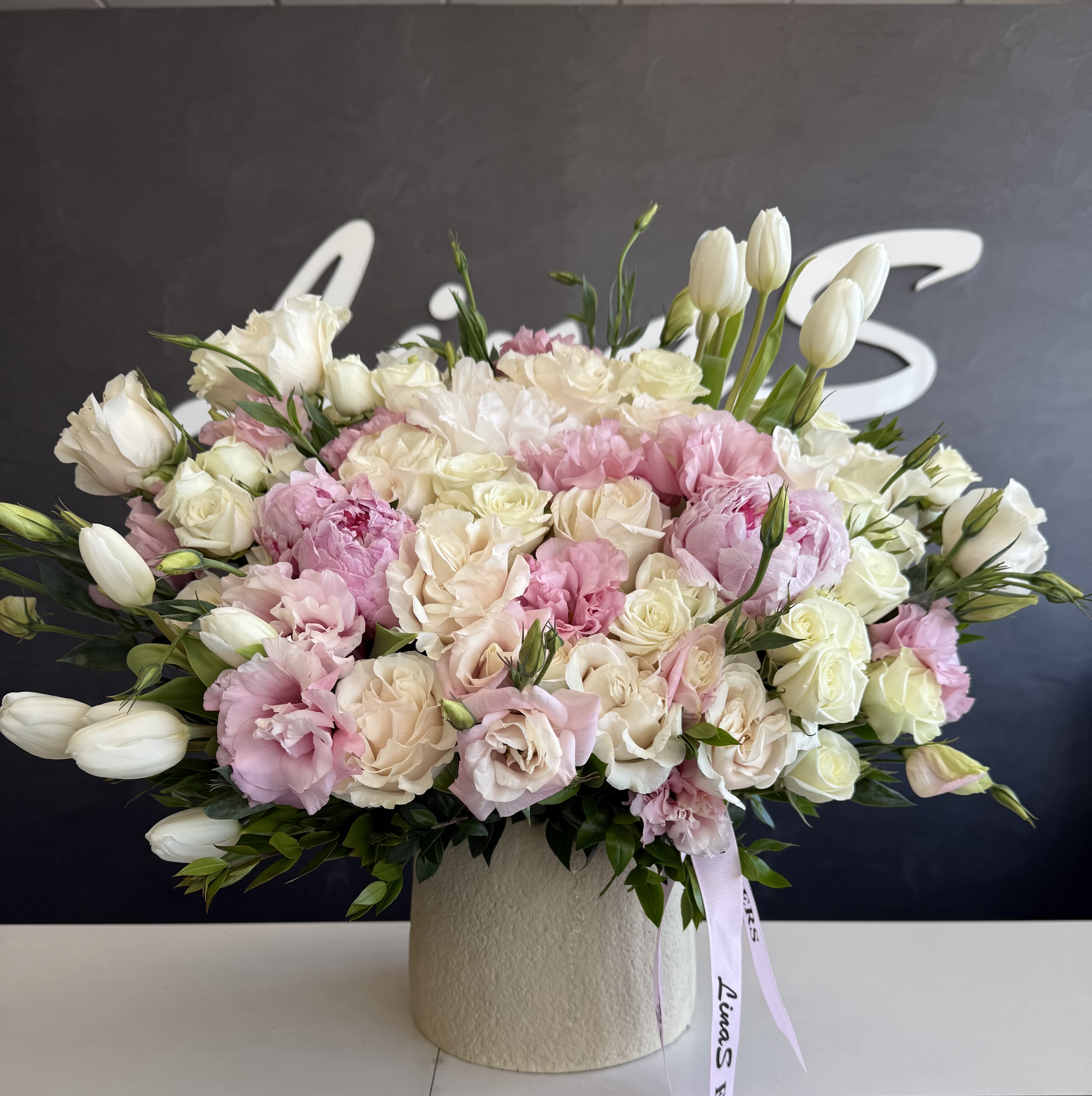 Viki Viki - Pink and white flowers are elegant and soothing, often symbolizing purity, gentleness, and admiration. The blend of colors creates a fresh, romantic look perfect for weddings, gifts, or serene garden settings.
