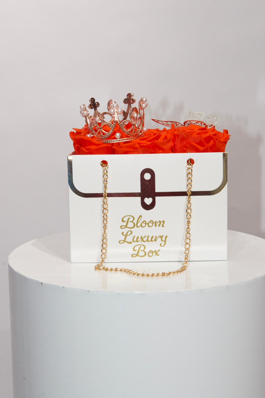 preserved orange roses - Preserved roses, that can last up to a year. perfect for any occasion. 