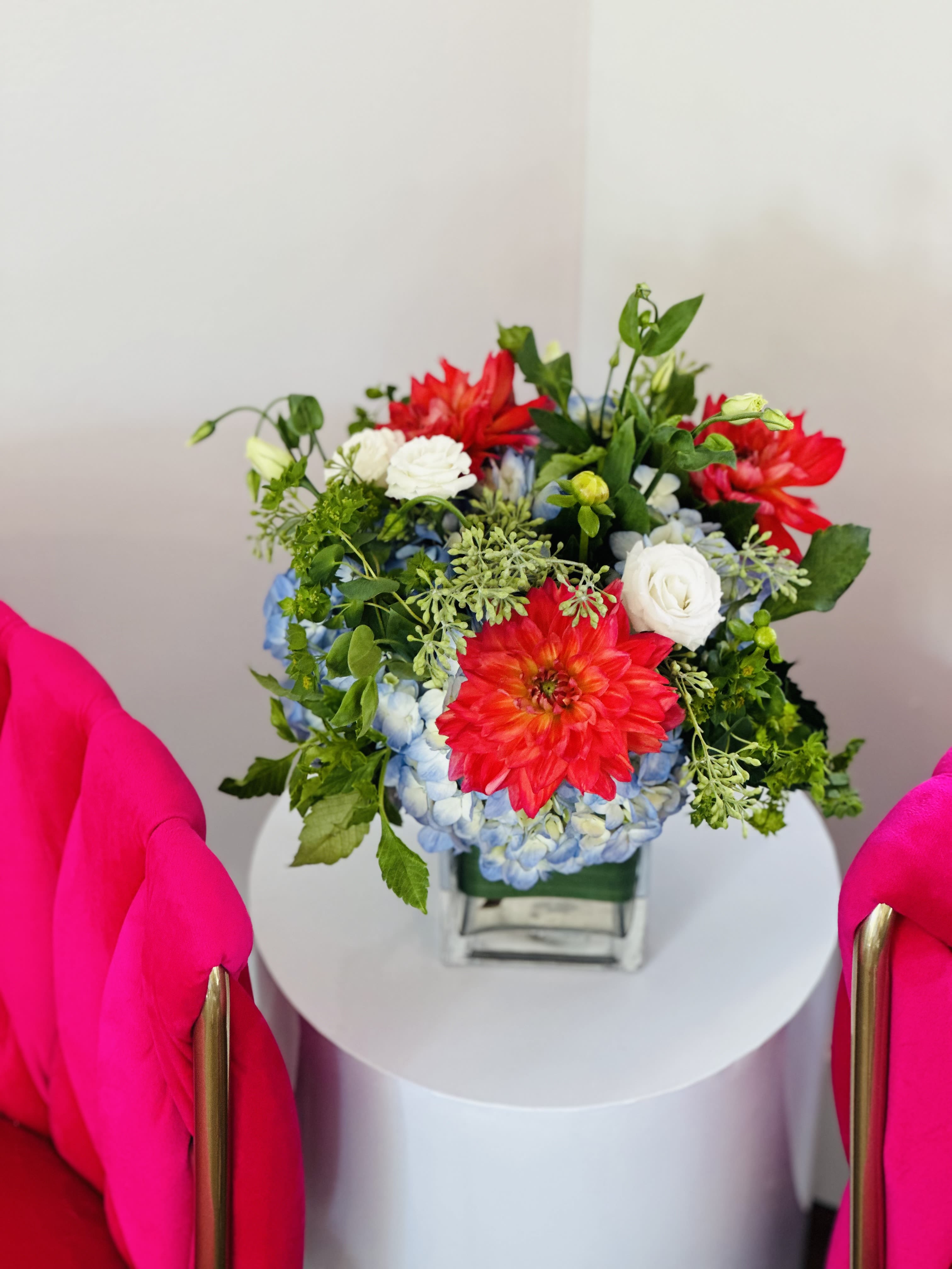 Hawaii - Dahlia, hydrangea, Lisianthus