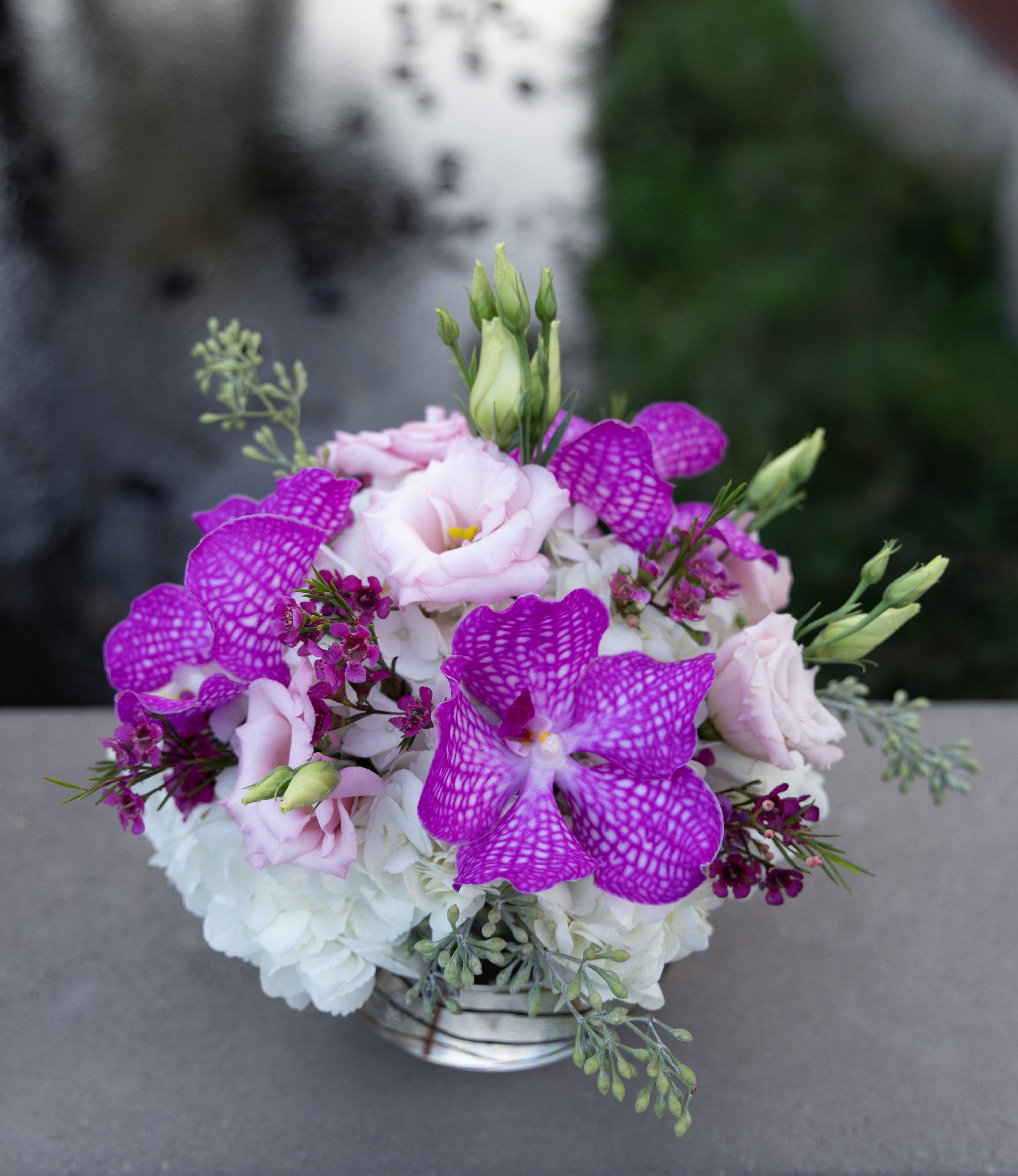 Georgia - Vanda orchid, Hydrangeas, Lisianthus