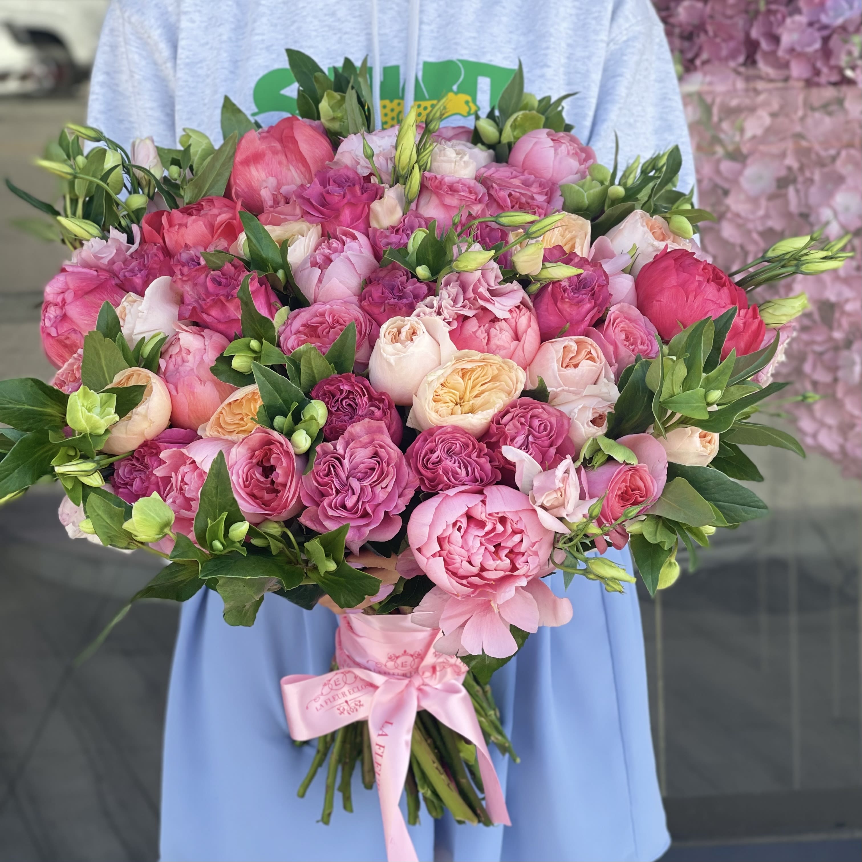 Moana mix - Mix of flowers with peonies and garden roses