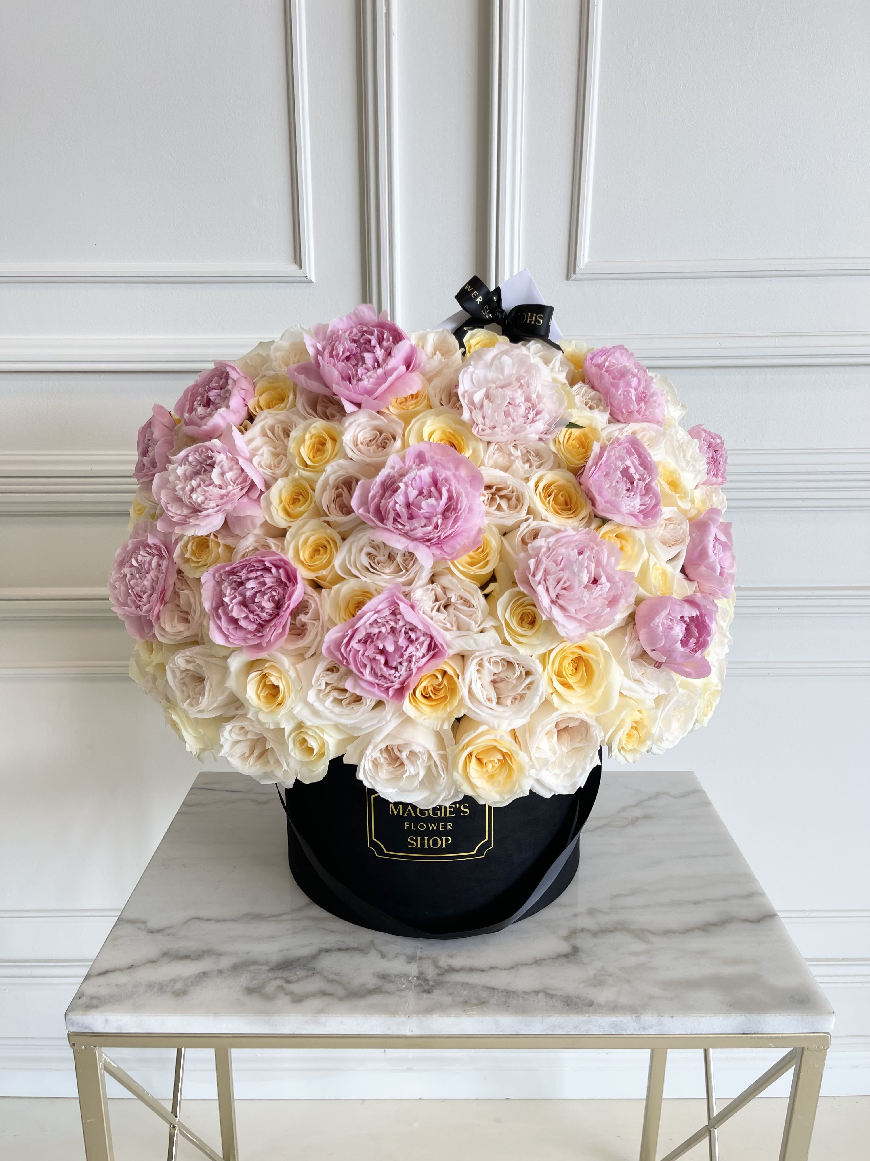 MFS CRÈME DE LA CRÈME - Signature Box   100 Roses  -creme de la creme  -garden roses  -peonies   #625