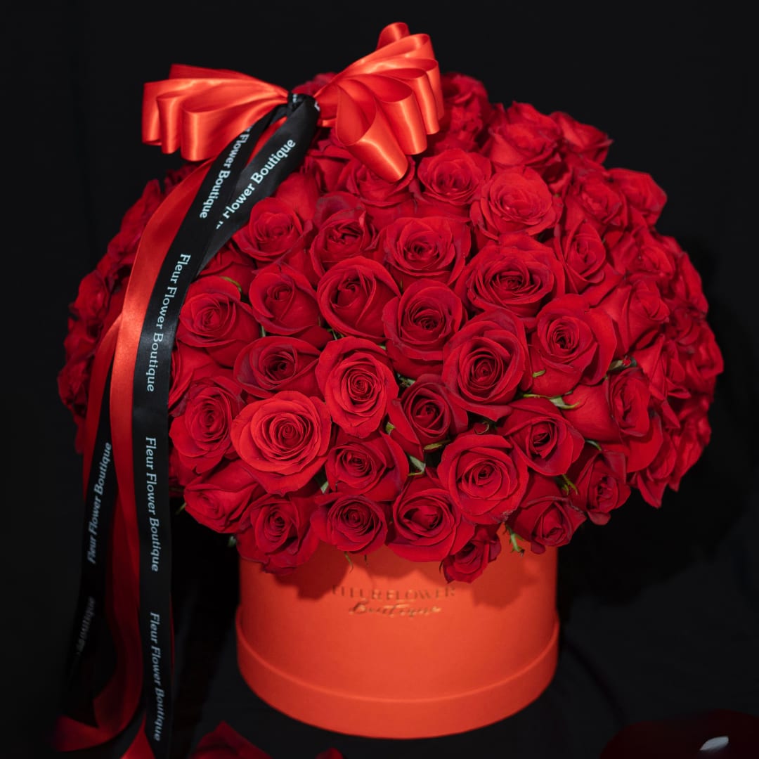 LUXURY RED BOX - Medium luxury red box.  150 Premium red roses