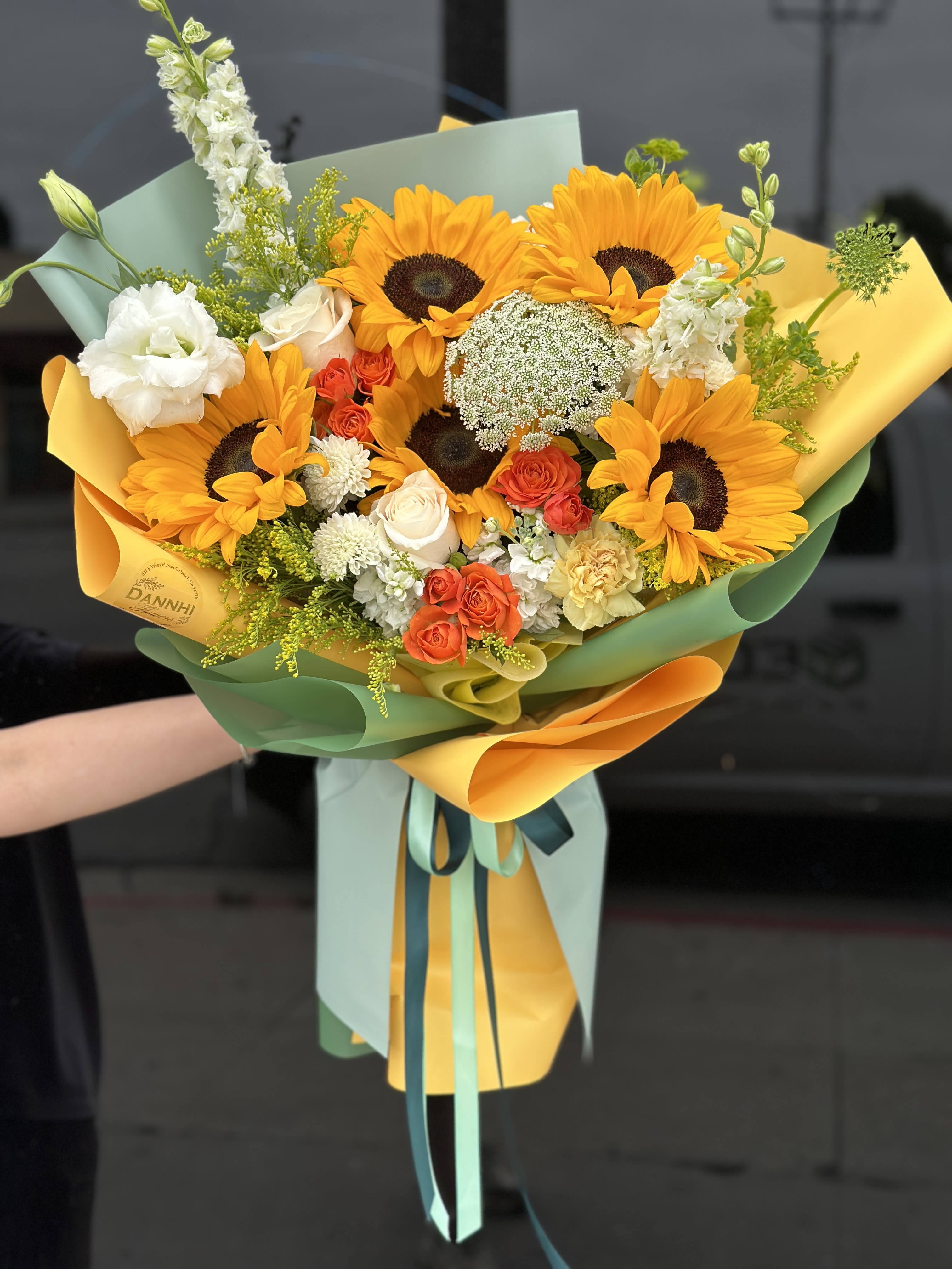 Sunflowers bouquet 01by Dannhi Flowers