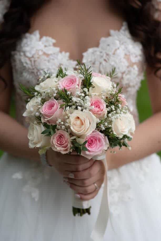 Bridal Bouquet  - 12 natural roses bridal bouquet 