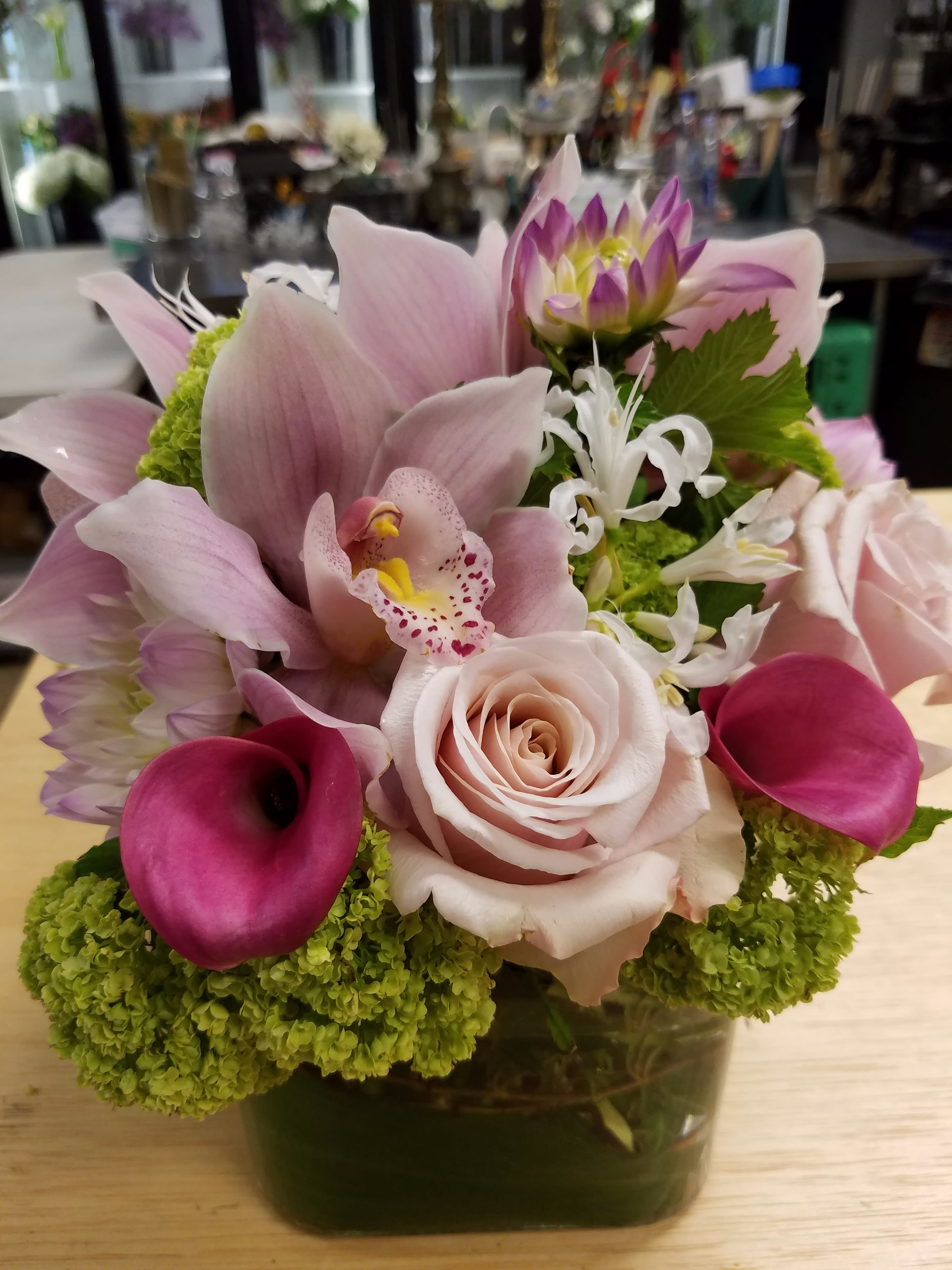 Pretty in Pink - hydrangea roses orchids