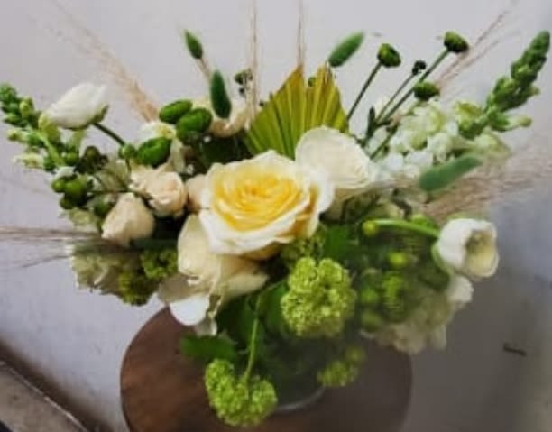 Morning dew - Fresh white and green high-end flowers