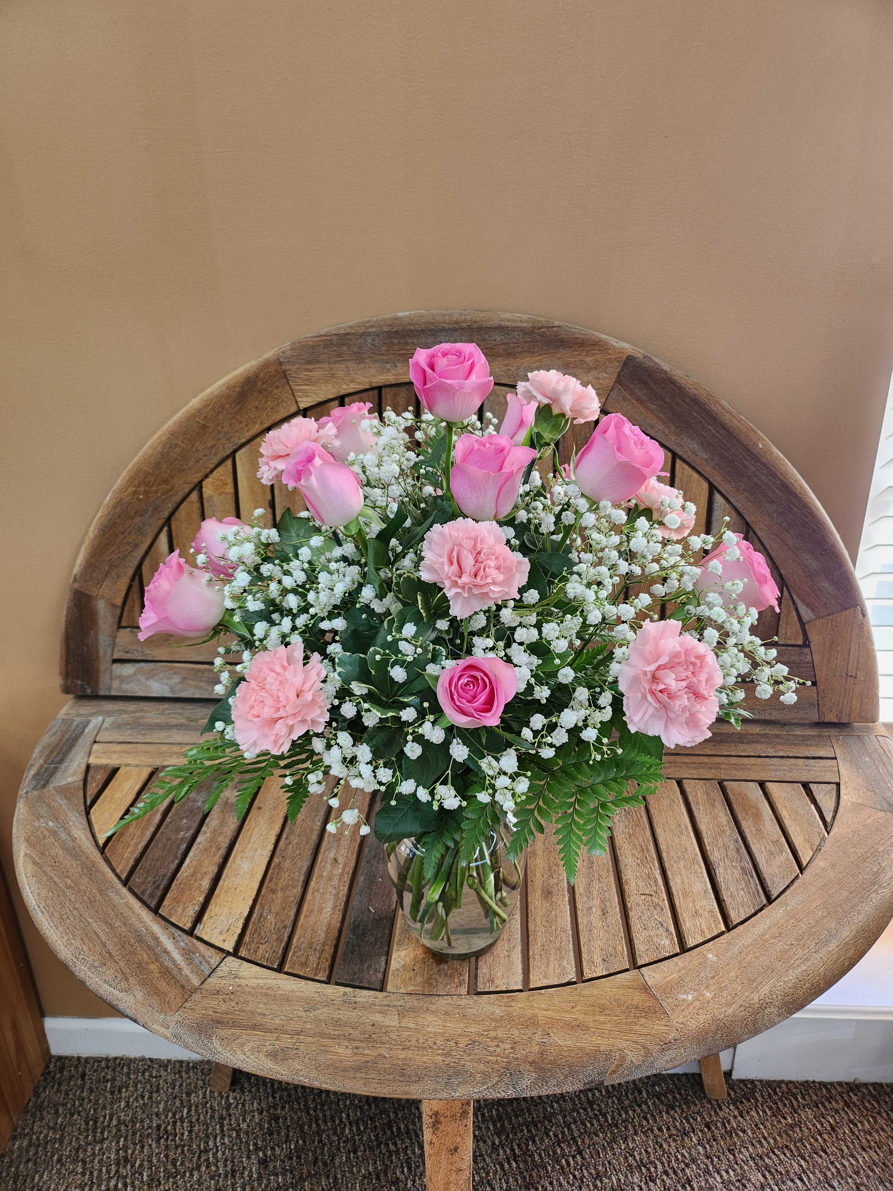 V30 Pretty in Pink Arrangement  Of Pink Roses &amp; pink Carnations - Vase Of Pink Roses Pink Carnations Babies Breath 