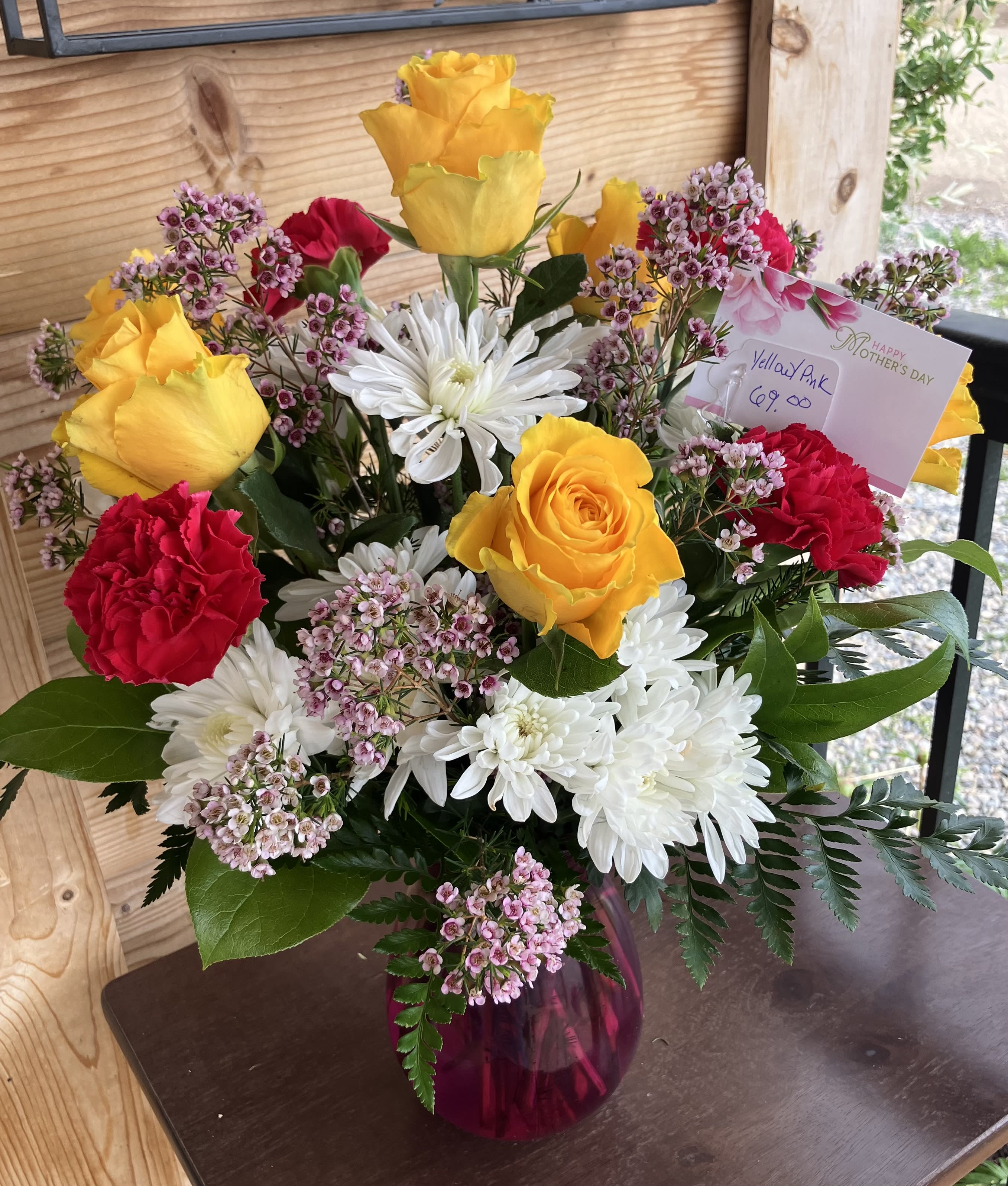 Sunrise Bouquet - This bouquet is very bright and cheerful! This can be used for a birthday, just because, or for any occasion of your choice!