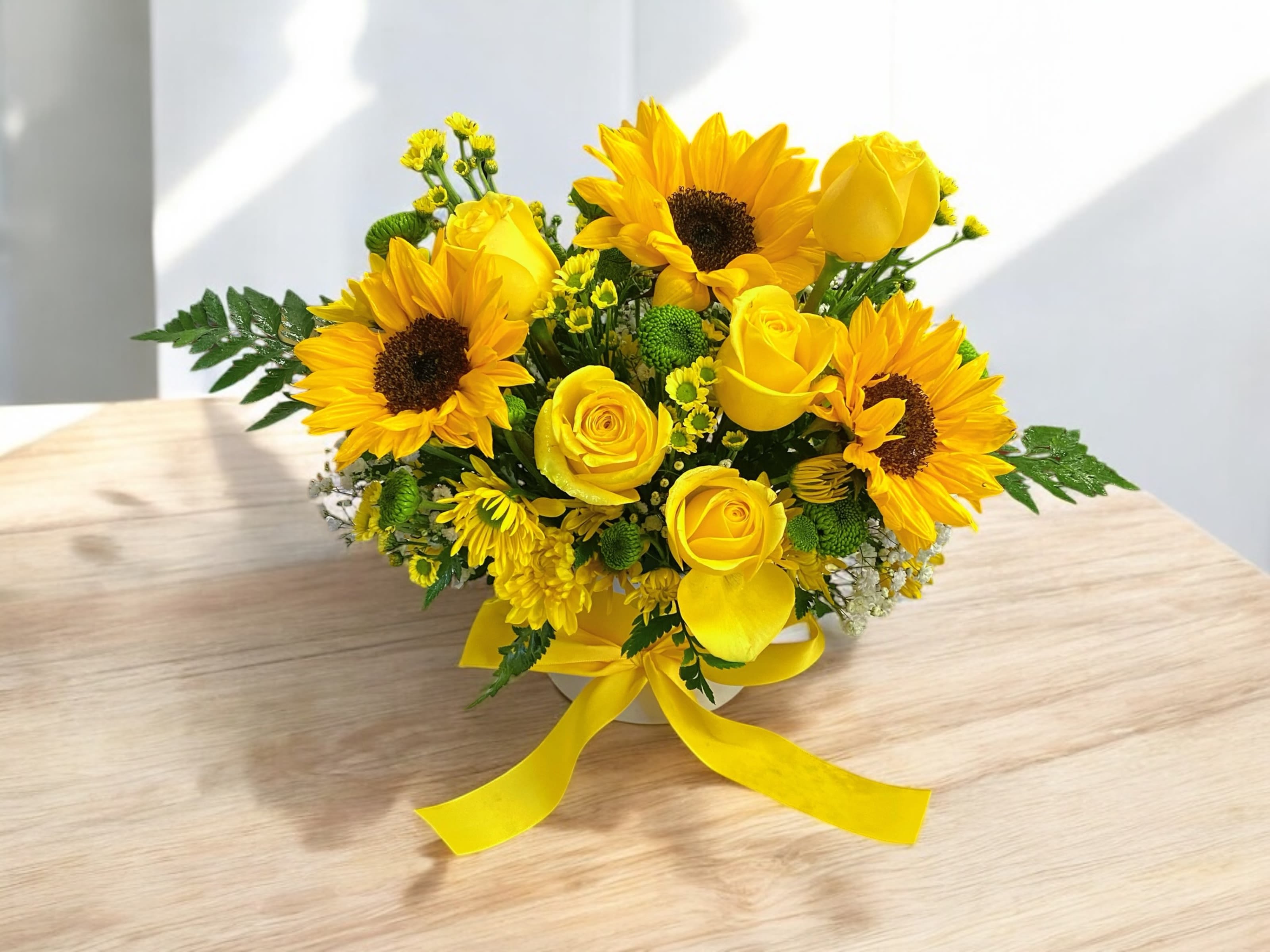 Yellow centerpiece Yellow centerpiece - Yellow centerpiece