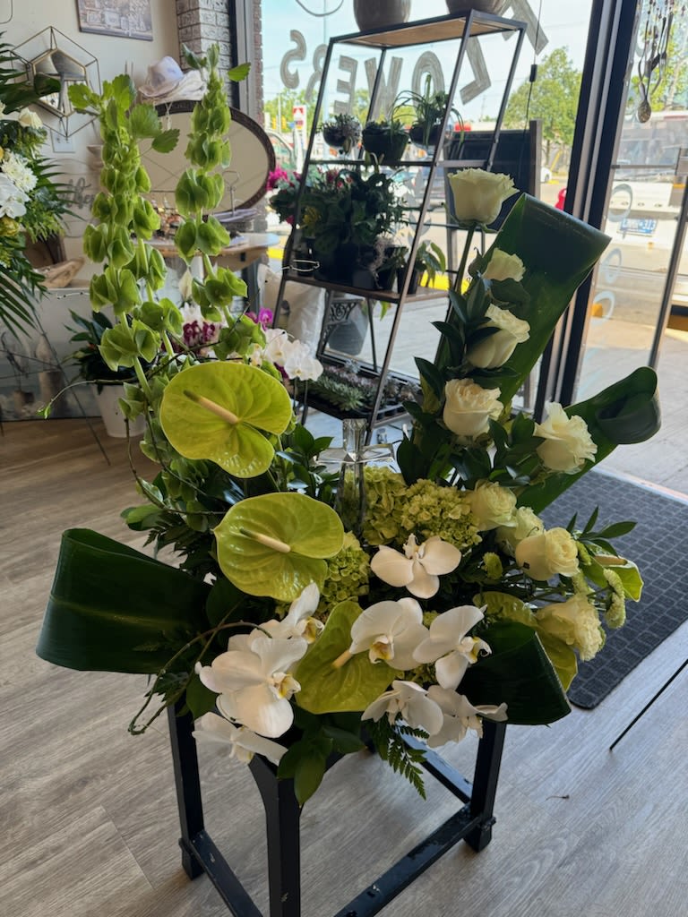 Antherium Oasis - We use the freshest and in season varieties available to us. If you have a specific request for colour or other please call us at 905-834-1222 to discuss availability. 