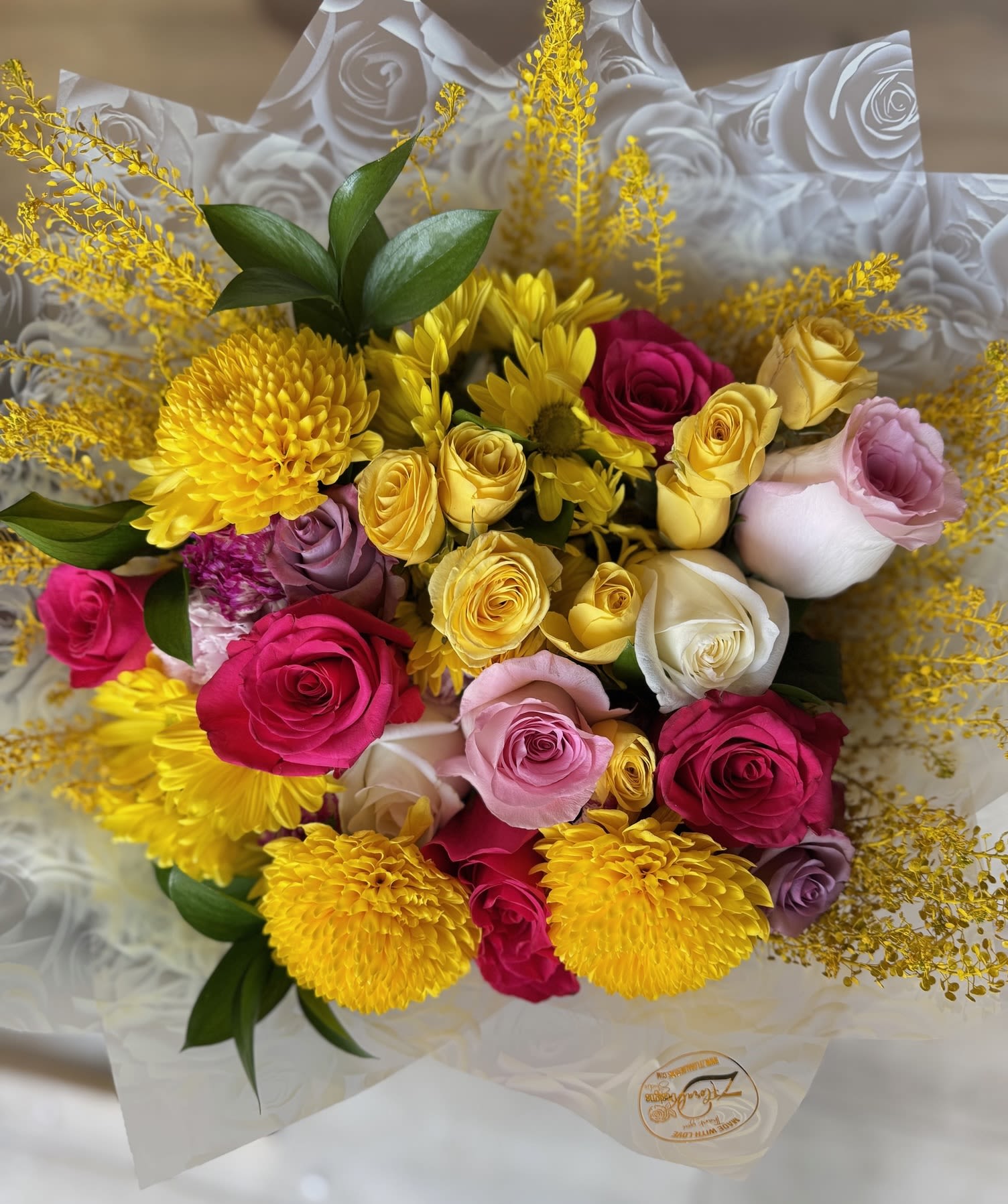 Sunny Bloom Bouquet - Flowers have a unique way of bringing joy and beauty into our lives. Creating unique floral arrangements can truly make someone feel special, whether it’s for a celebration, a gift, or just a simple gesture of kindness.