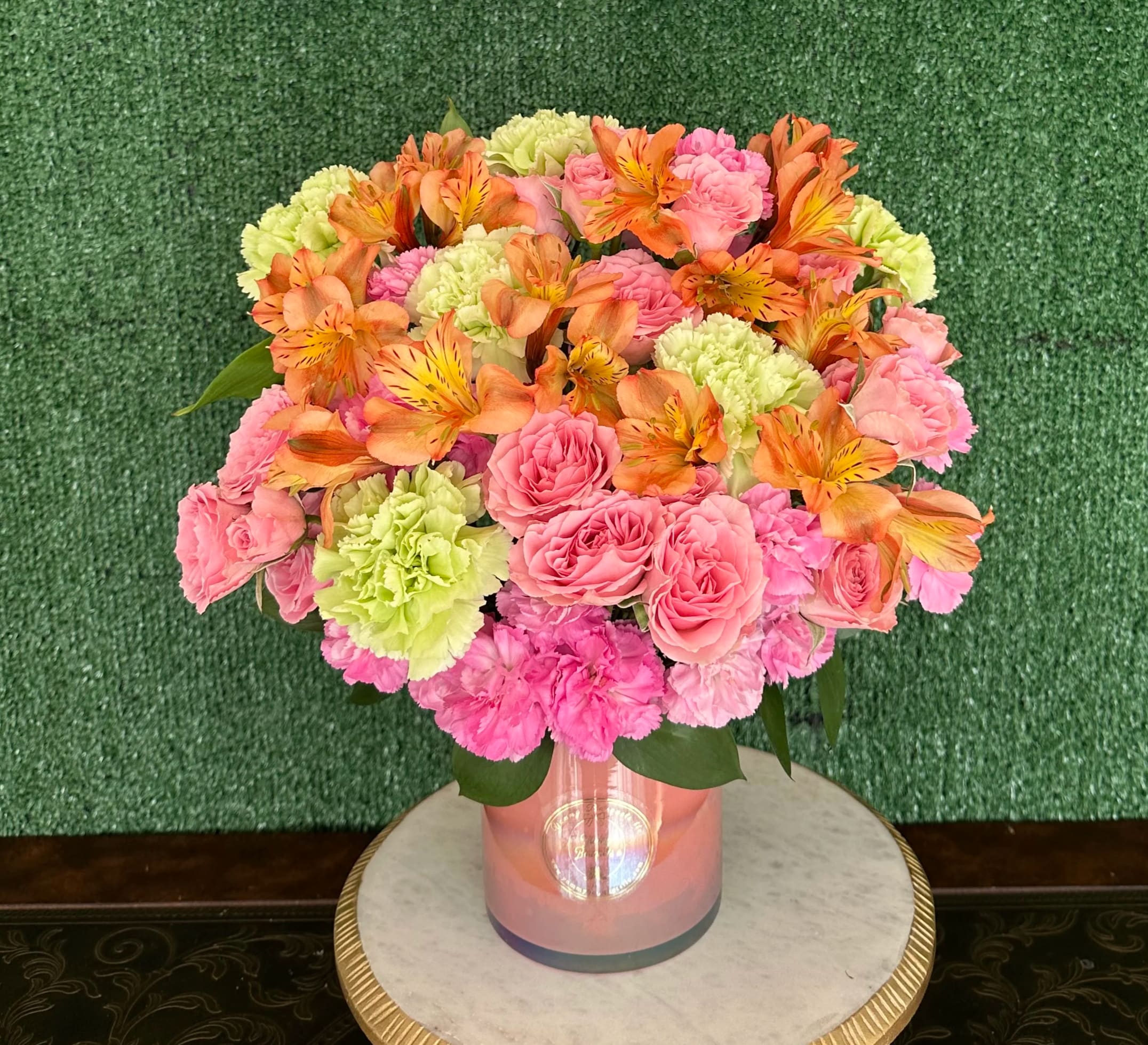 The Princess The Princess - Fresh flowers bouquet arrangement for a color pink lover. Standard - One side orientation 180 degrees Deluxe - Both sides orientation 360 degrees