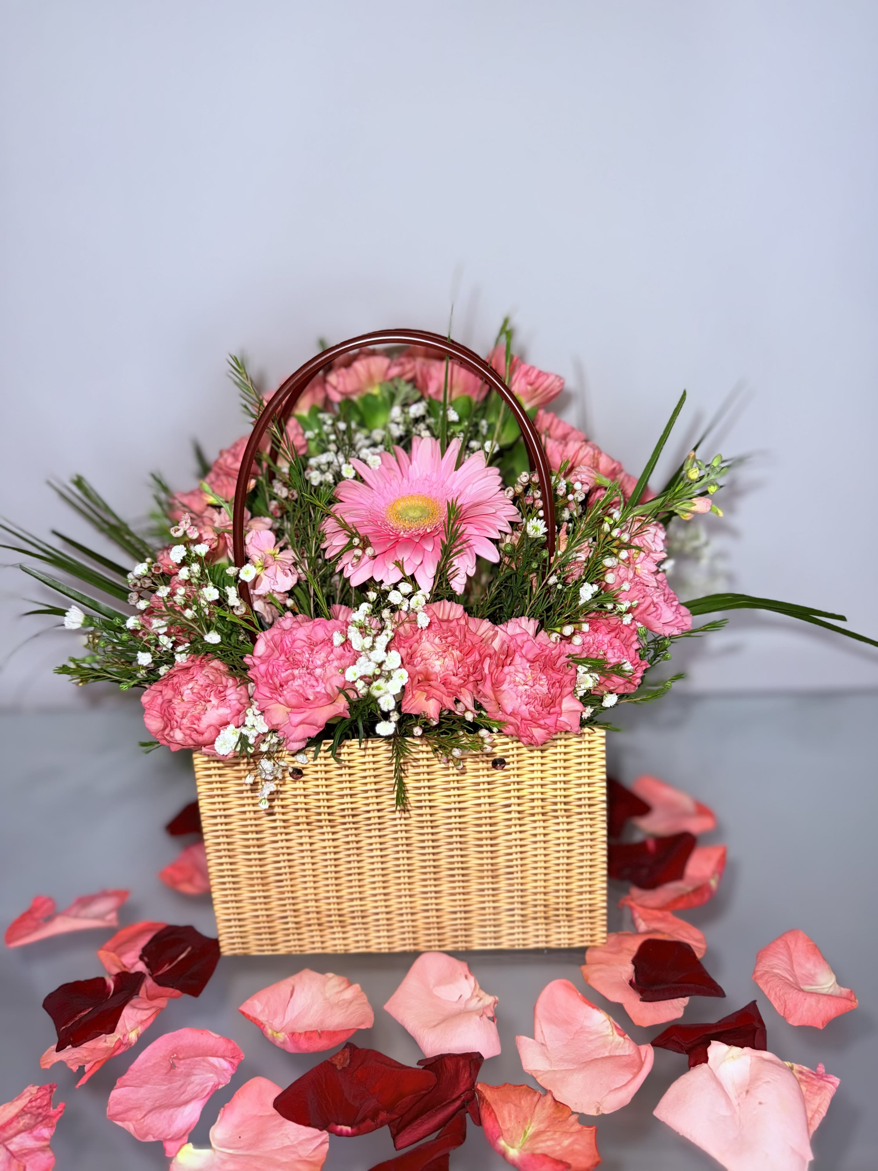 Beautiful basket of carnations Beautiful basket of carnations - A beautiful basket with many carnations and gerberas the perfect gift for lovers of the modern