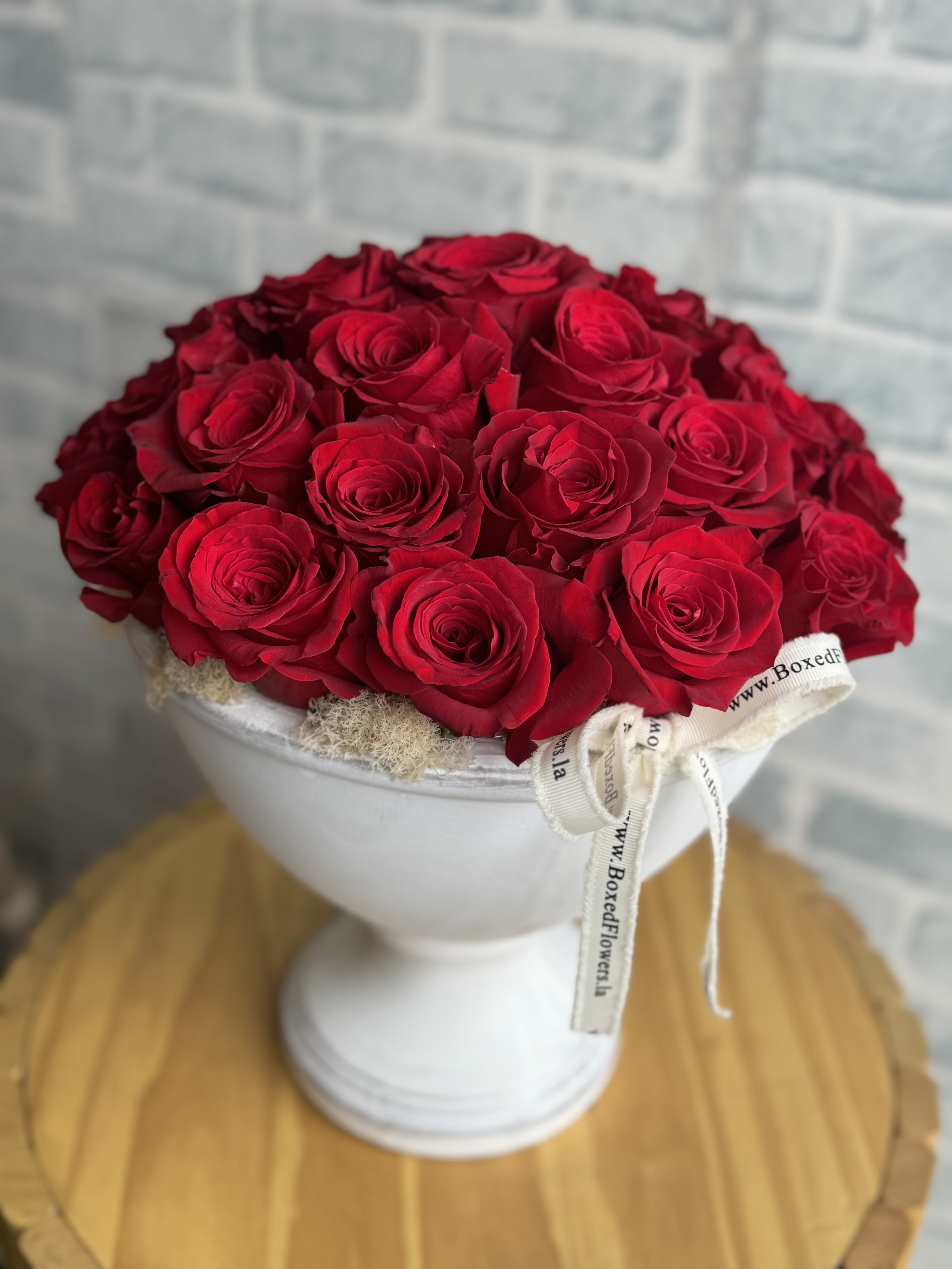 Miss cherry - 30 Red roses in a beautiful white vase. 