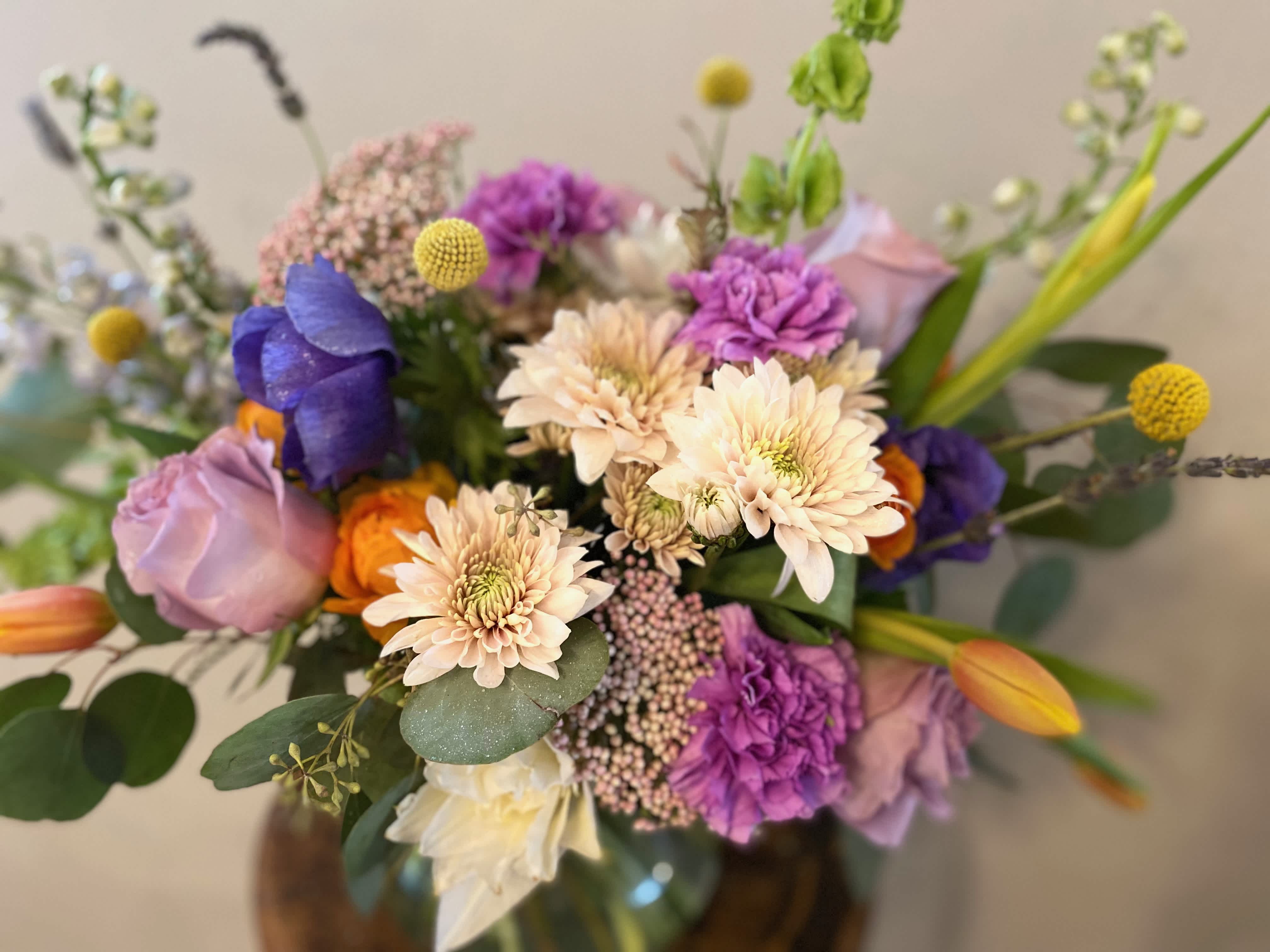 Fun &amp; Happy/ Vase arrangement (Design of the Day)  - The designer will select only the best flowers of the day to create arrangement or bouquet inspired by the seasonal beauty of the flowers.  PLEASE NOTE: The flower selection in the picture is for the design sample and to represent the sizes. The selection of the the flower and color schemes will vary due to seasonal availability.