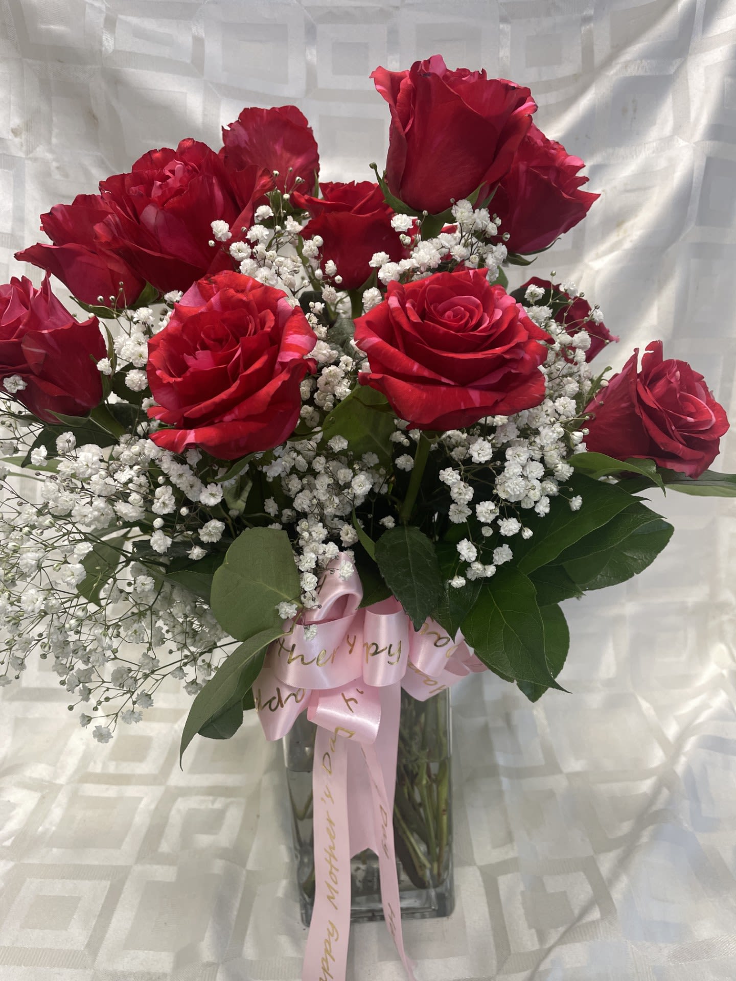 RED Rose Arrangement RED Rose Arrangement - For that special someone
