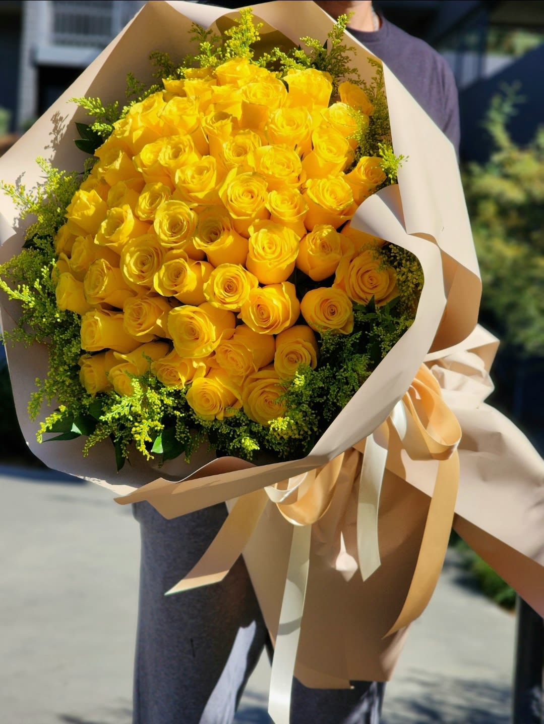Golden Sunshine Bouquet - Summer Flowers it a perfect gift with notes of love, romance and happiness. Such a bouquet will definitely remain in the memory for a long time, will surprise and please. If you want to tell your soulmate for the thousandth time how much you love her