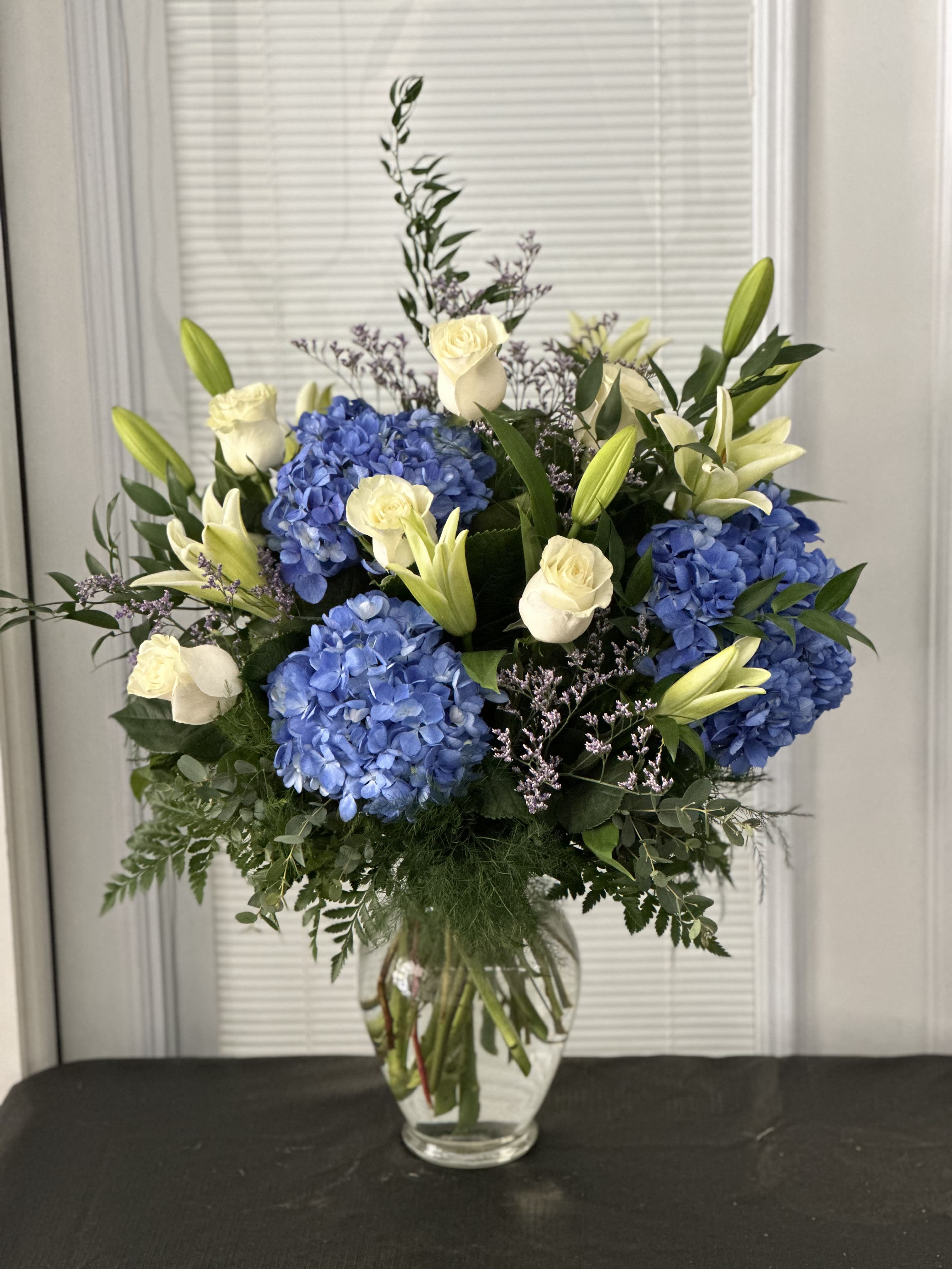 Stunning Blues and Whites Stunning Blues and Whites - Stunning Blues and Whites