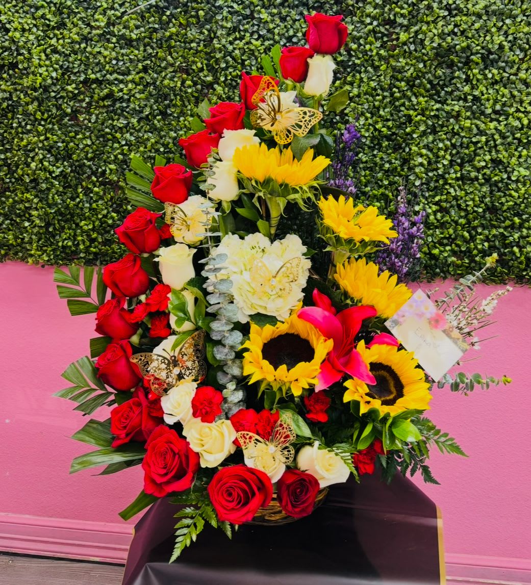 Red and white BRAZO  - 25 roses and mix flowers 