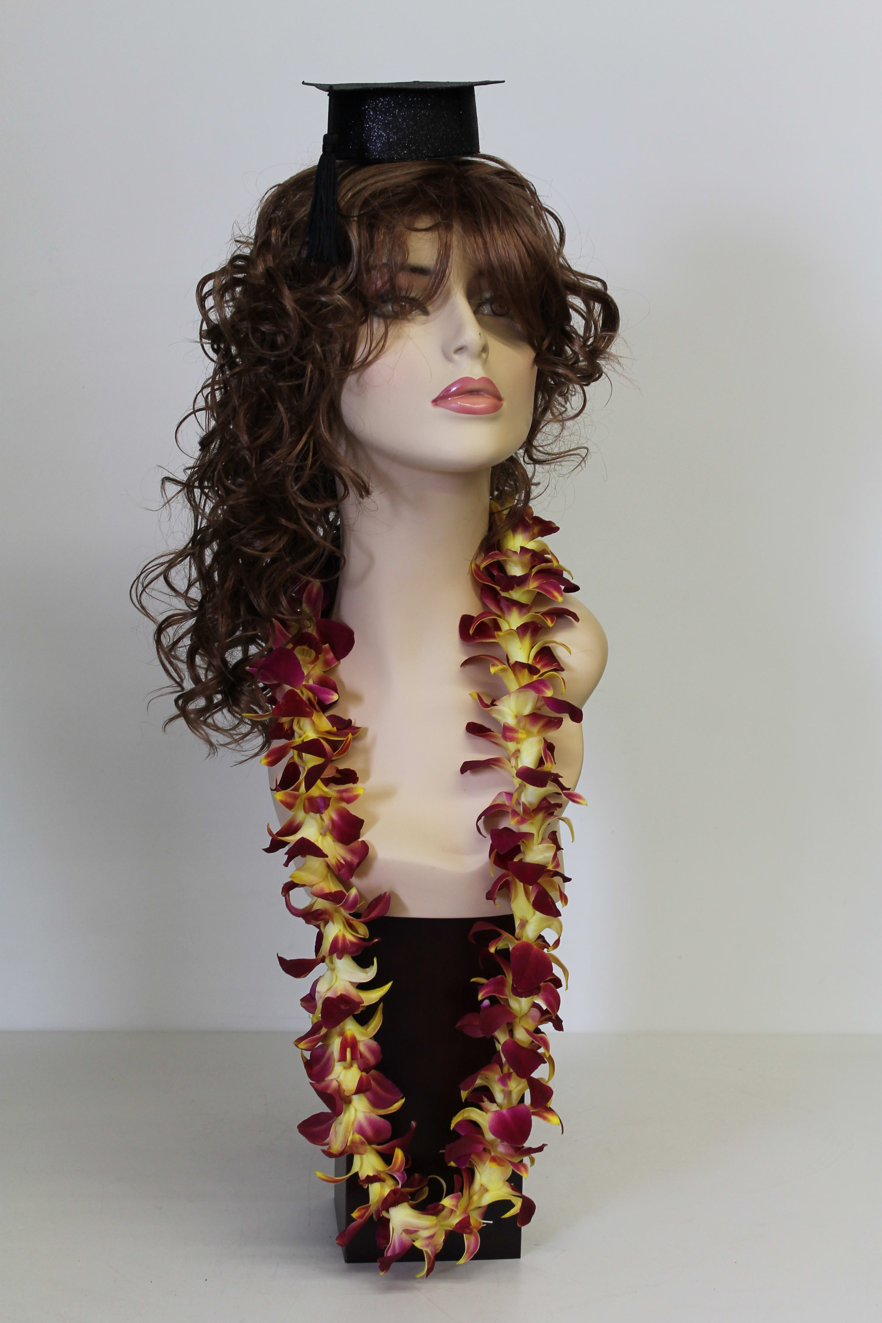 Single Lei-G - The color could be different.
