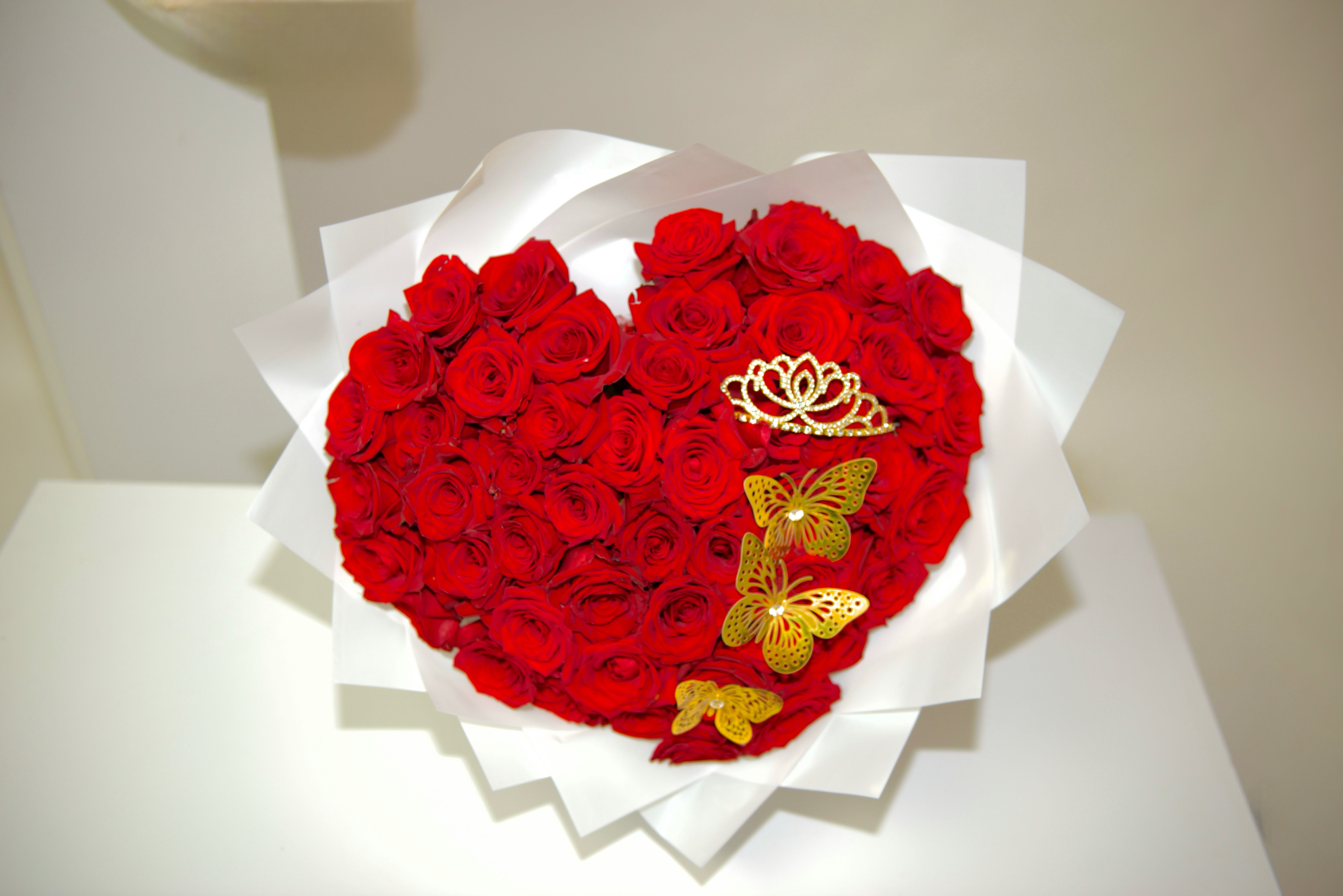 Luxury heart bouquet  - 3 dozen  4 dozen  5 dozen   red roses Luxury hear bouquet 