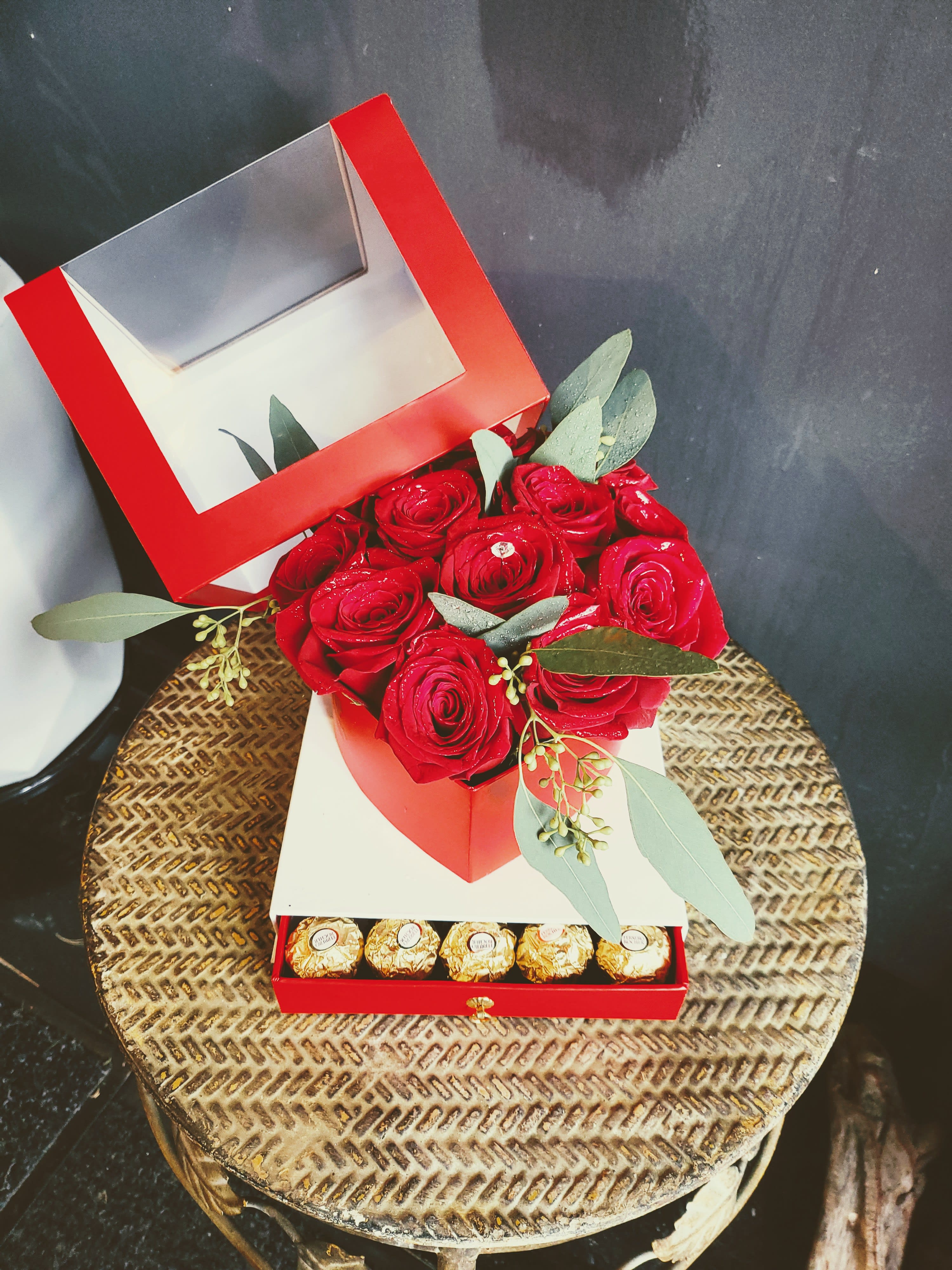 SG-51 - 1 Dozen Roses and Chocolates. Love is in the air!