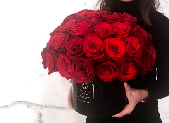 Love is Red - This 3 dozen roses(or more!) with its modern style and size is highly loved by our customers. The scent of roses will be permeated in the room, and soon will make her/his garments smell live one.  We also add little oasis at the bottom so that your loved ones can create her own arrangements with this floral box!  *Second Picture is the one with Garden Roses - Deluxe  *Premium - More than 3 Dozen Premium  Roses in a High-End Contemporary Vase which can be repurposed as a planter after she/he enjoy the flowers.    Due to various seasonal and regional conditions, and the variety of unplanned issues courtesy of Mother Nature, availability of some flowers may be very limited in certain areas.  In this event, we will substitute with a second choice of similar flowers and container of equal value and beauty. Every effort will be made to maintain size, shape, and overall color schemes of an arrangement. Our goal is your complete satisfaction, rest assured that every effort will be made to provide an arrangement of equal or greater vur ll like one.