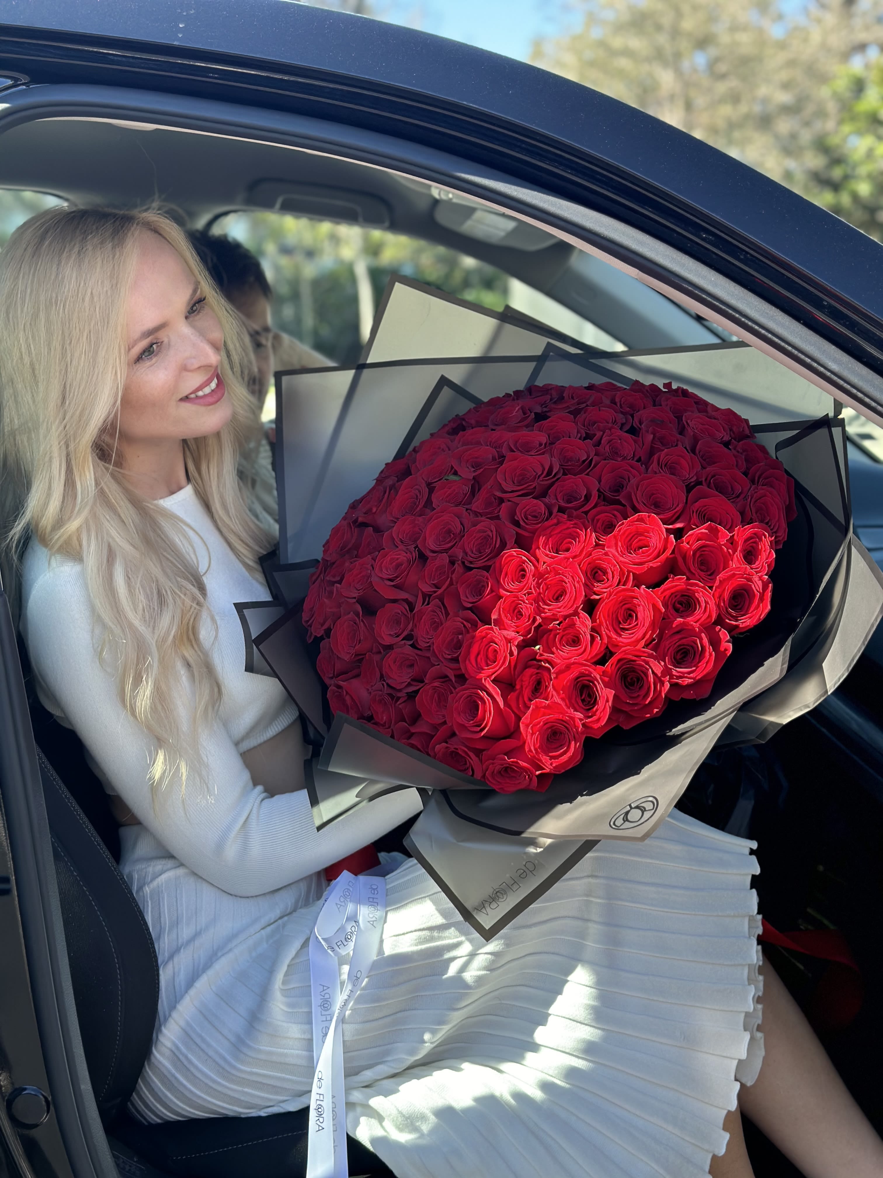 “Eternal Love” – 101 Red Roses Bouquet - Make a grand romantic statement with our “Eternal Love” bouquet, featuring 101 premium red roses elegantly wrapped in luxurious dark-toned packaging. Each rose is carefully selected for its velvety petals and deep crimson hue, symbolizing passion, devotion, and everlasting love.  Perfect for anniversaries, proposals, birthdays, or any occasion when words alone aren’t enough. Let this breathtaking bouquet express the depth of your emotions in the most unforgettable way.  Now available at deFLORA Shop—order yours today!