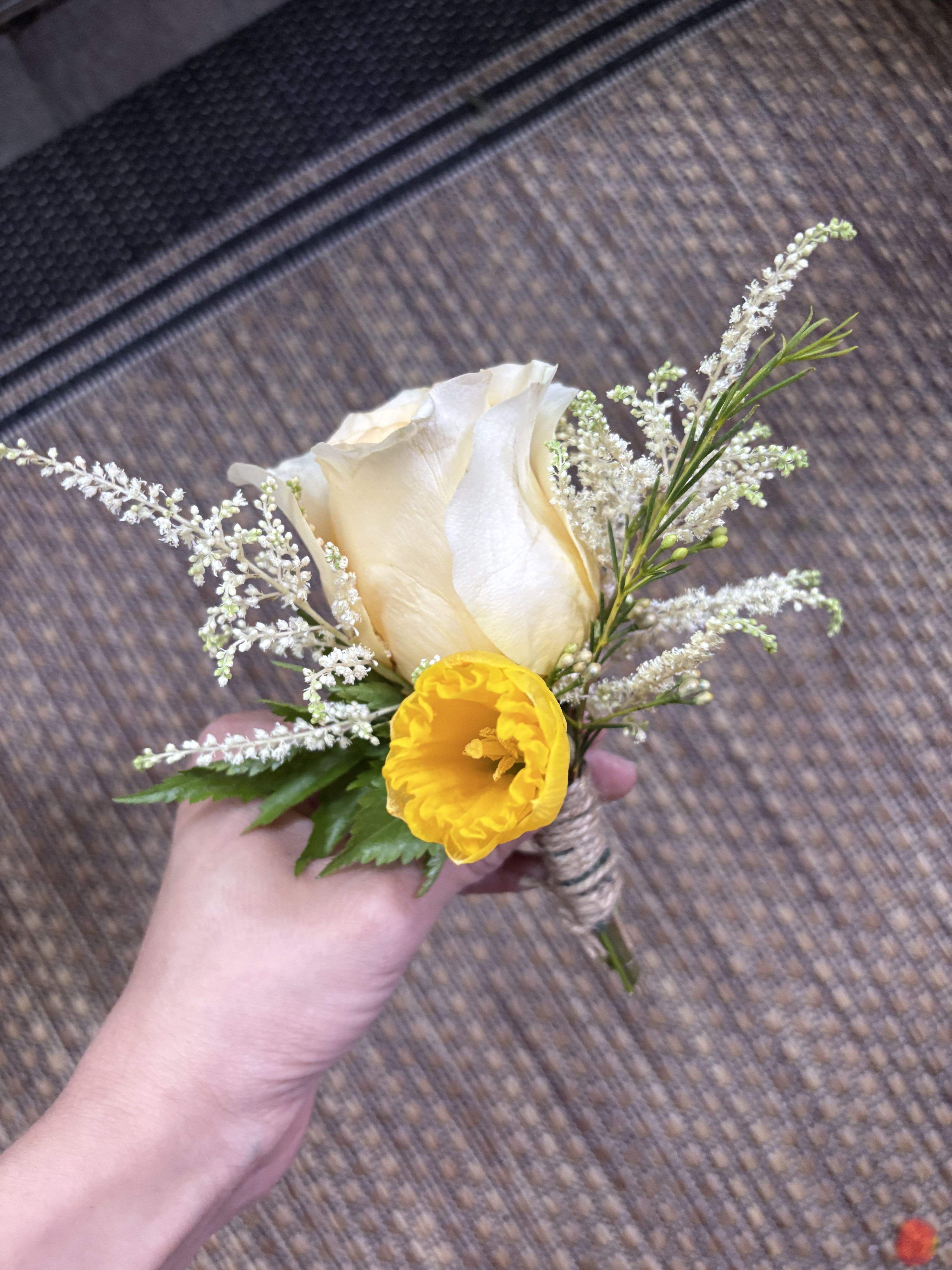 Boutonnière Boutonnière - Rose’s boutonnière, please write in “special instructions “ what color of flowers you want and color of the ribbon. Thank you