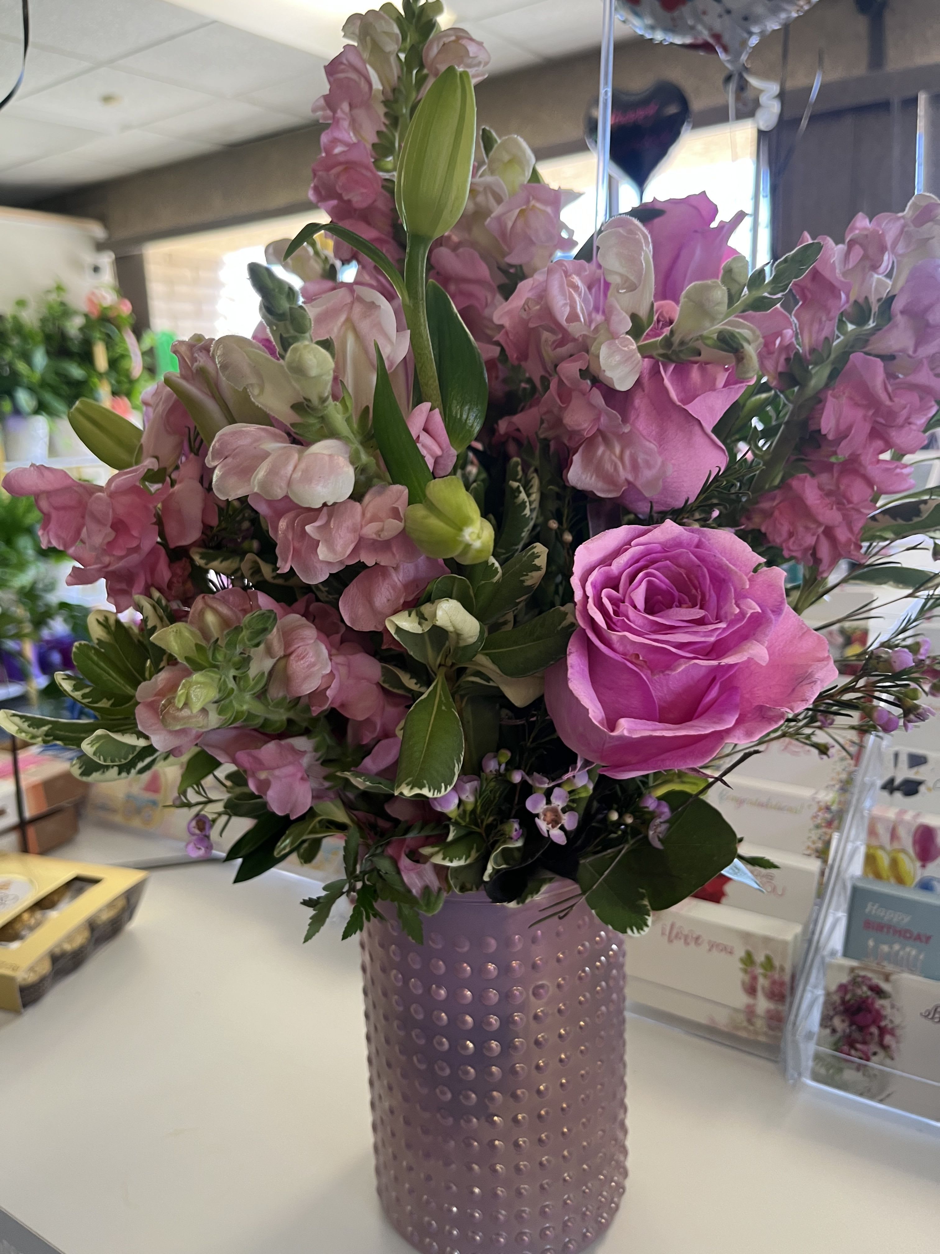 Pink glamorous Pink glamorous - fresh mix pink flowers with lilies , roses , alstroemerias