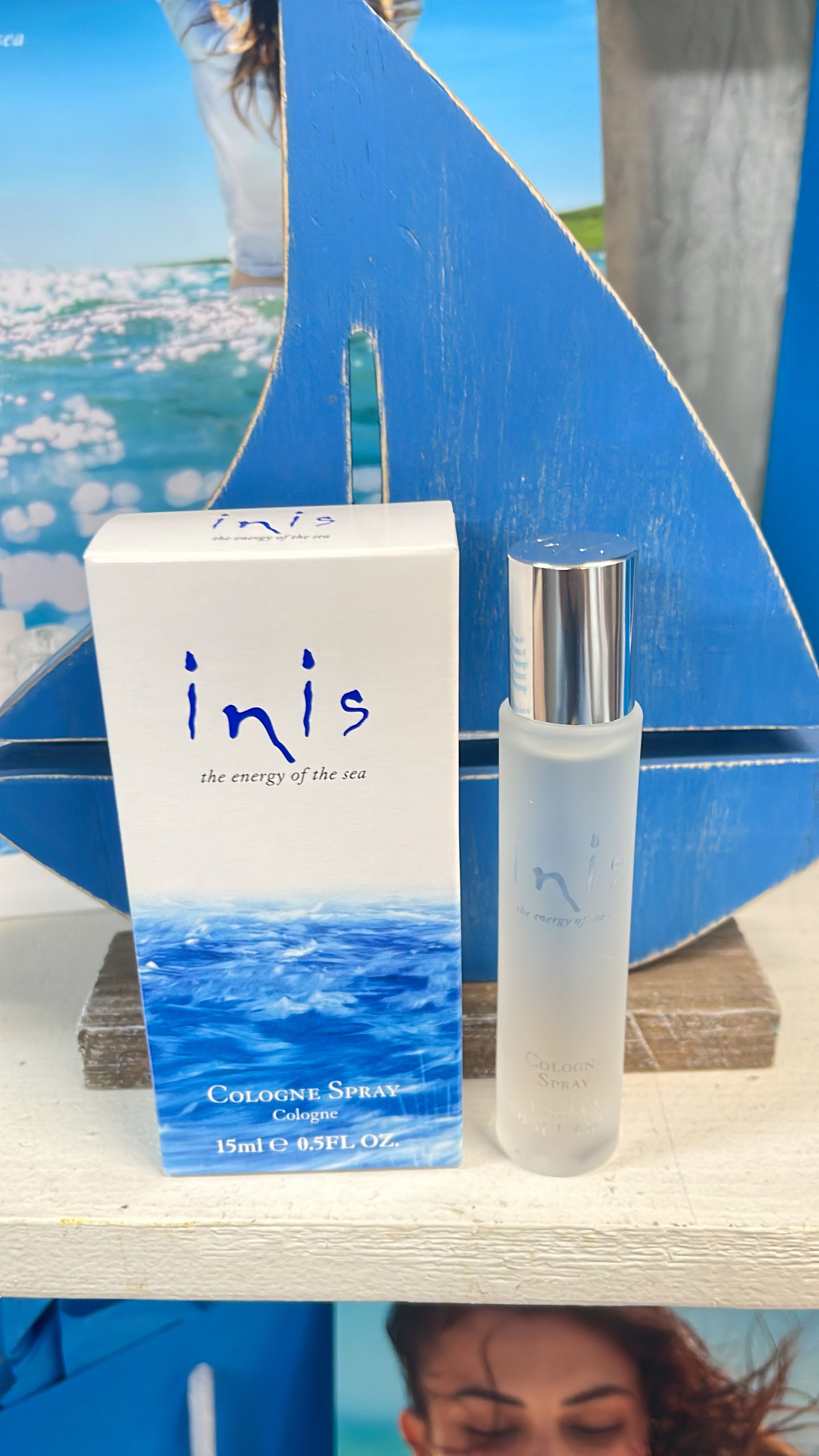 Inis 15 ml Spray Inis 15 ml Spray - Take the Energy of the Sea anywhere with this spray bottle that’s perfectly sized for travel, purse or desk drawer. Easily meets airline FAA size restriction regulations with the handy 0.5 fl. oz. size.