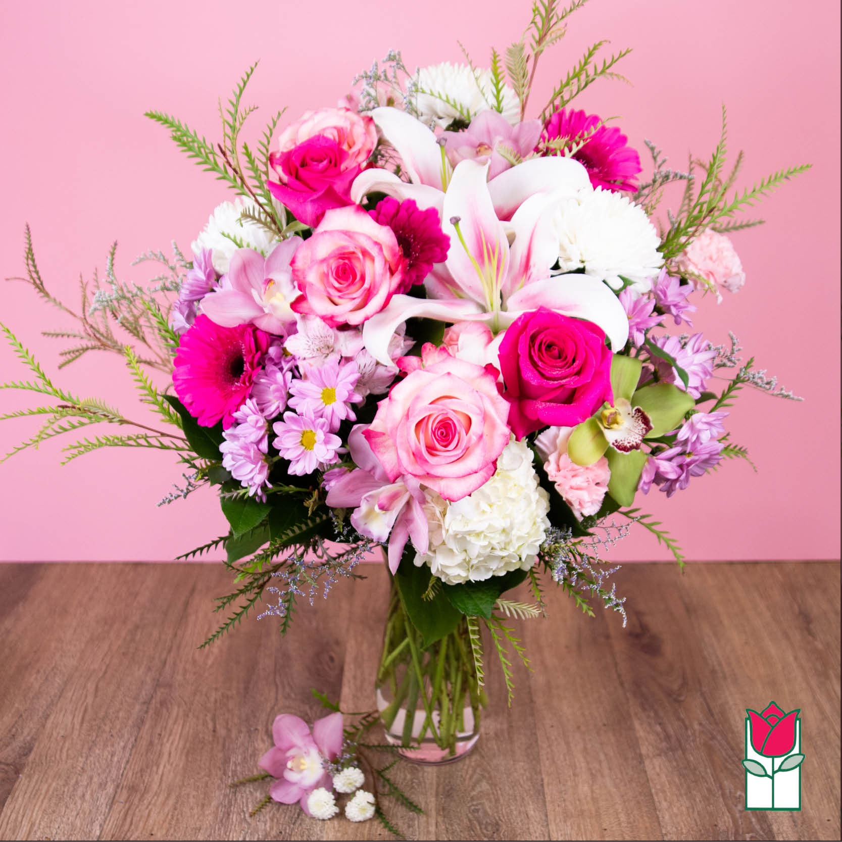 Beretania's Wonderment Bouquet (Seasonal Varieties Vary) - Approx. size: 24&quot; High x 12&quot; Wide Size category: Large Size, perfect for a desk  For this special time of the year, nothing but the best will do. Here at Beretania Florist we specialize in beautiful premium flowers and unbeatable freshness. This bouquet is full of fresh garden spring flower with a combination of our staff's favorites. This bouquet comes in a clear glass vase and includes a custom card message, provided by you!   