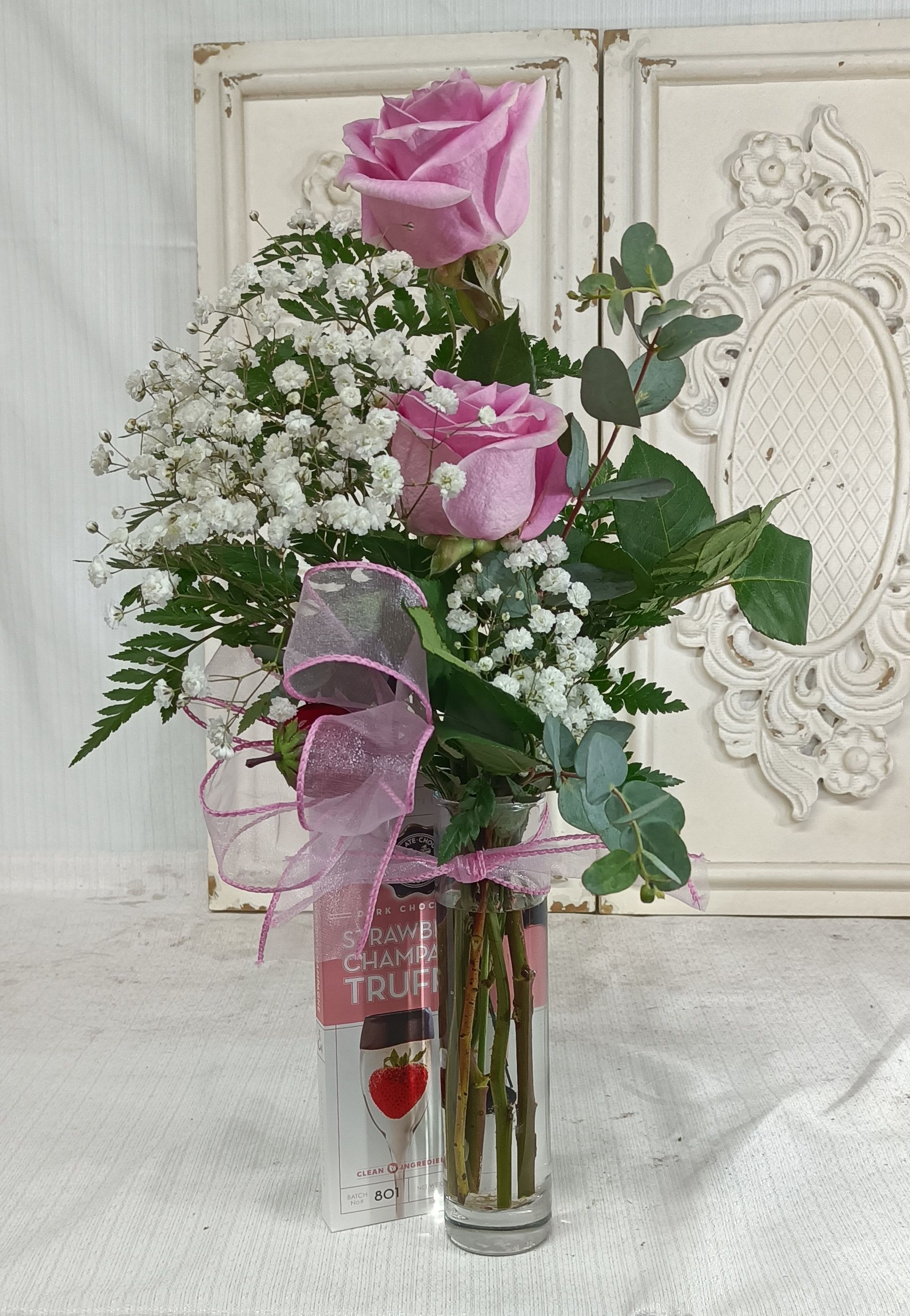 Strawberry Champagine Bouquet Strawberry Champagine Bouquet - Pink Roses in a Cylinder vase with a Strawberry Champaigne Chocolate Bar