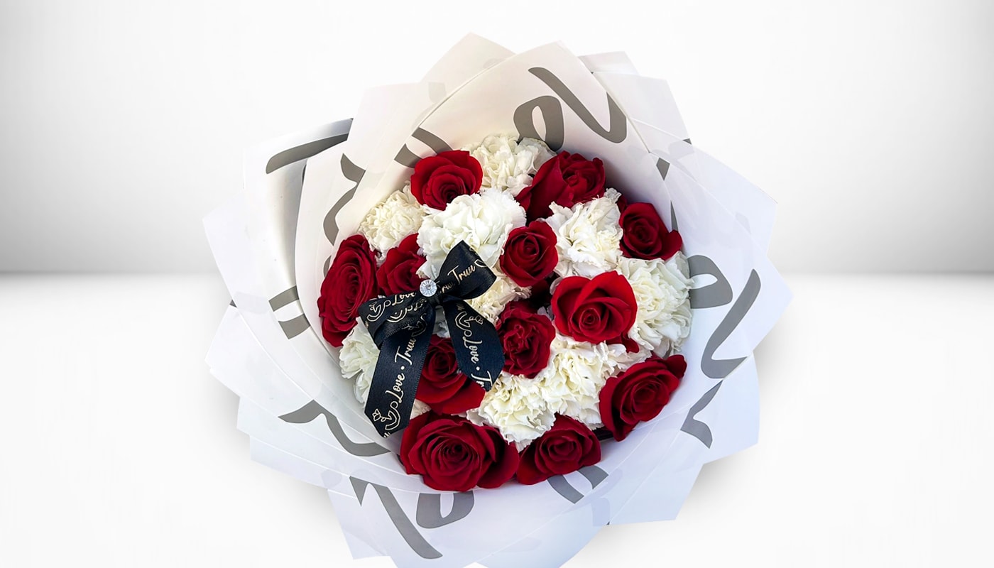 Red &amp; white cartations &amp; ribbons  - 12 red roses &amp; carnations 
