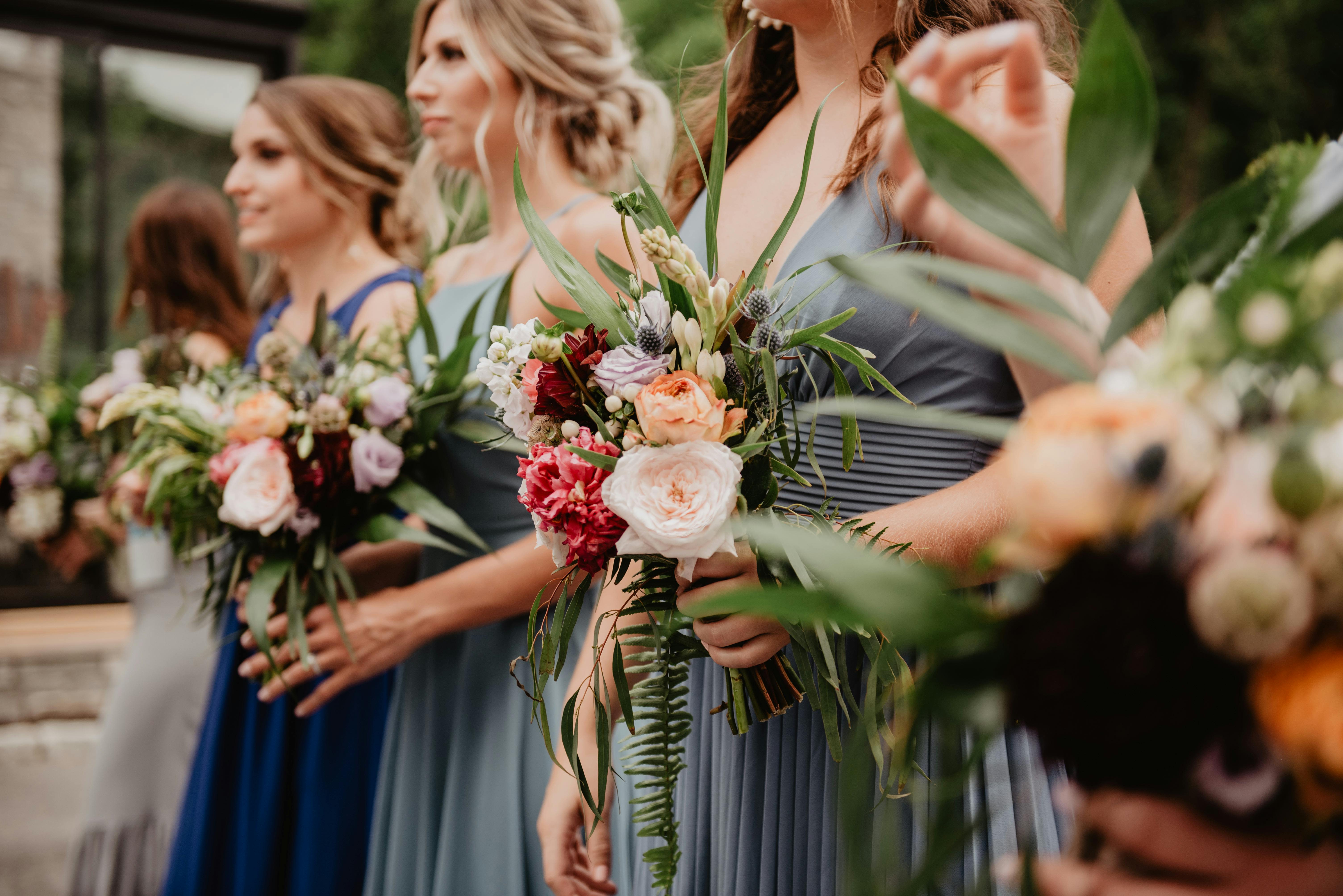 Golden Hour - Everything you need for a beautifully decorated ceremony and elegant personal touches.  Includes: • Bridal bouquet • 3 bridesmaid bouquets • 6 boutonnieres • 2 corsages • Petals for the flower girl • Cake florals • 2 ceremony arrangements • 10 basic centerpieces (vases included)  A soft and balanced floral experience for your special day from ceremony to celebration.
