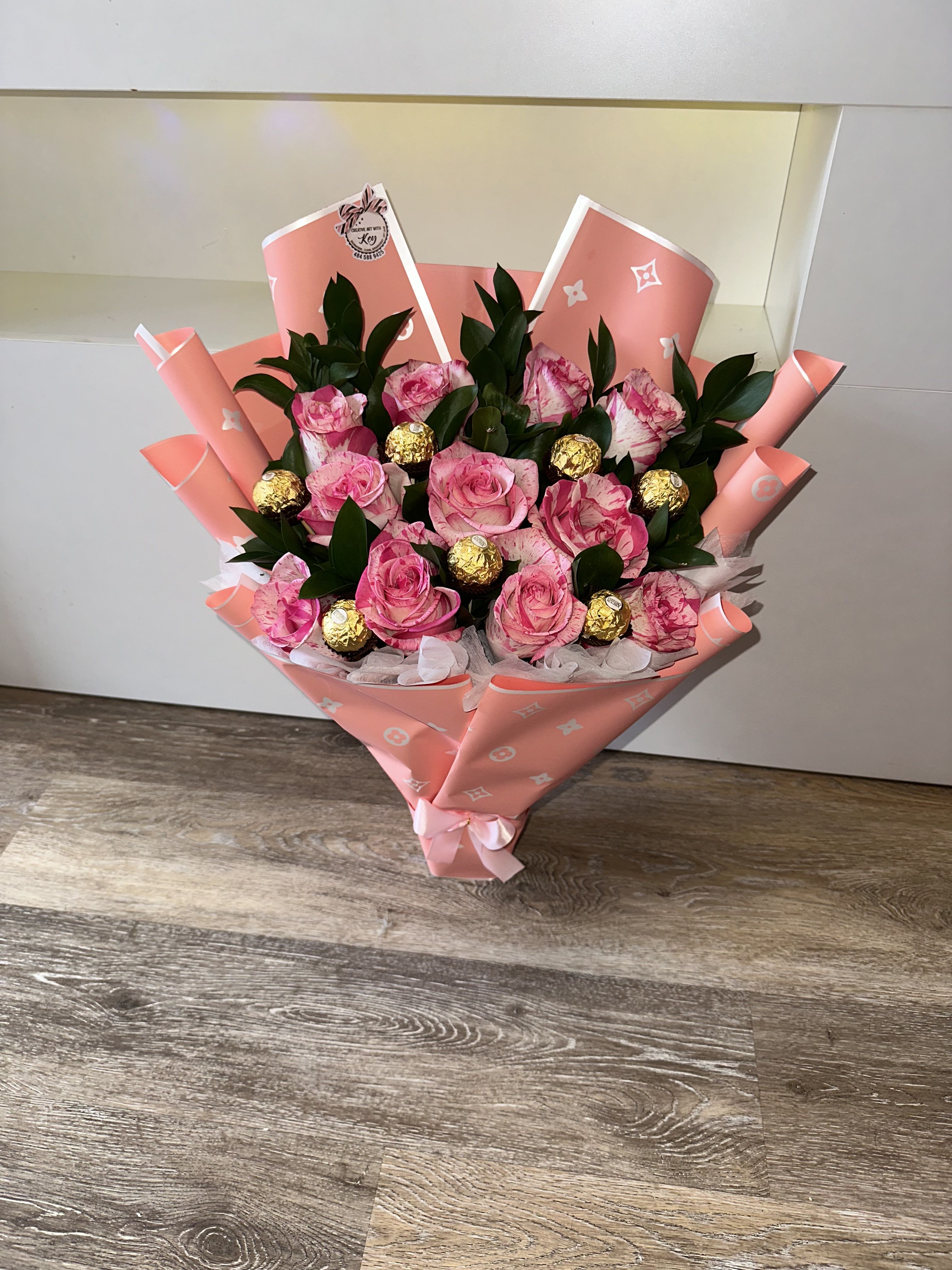 PINK LV DESIGN WITH EOS COLORS ROSES IN ONE AND FERREROS PINK LV DESIGN WITH EOS COLORS ROSES IN ONE AND FERREROS - PINK LV DESIGN WITH EOS COLORS ROSES IN ONE AND FERREROS