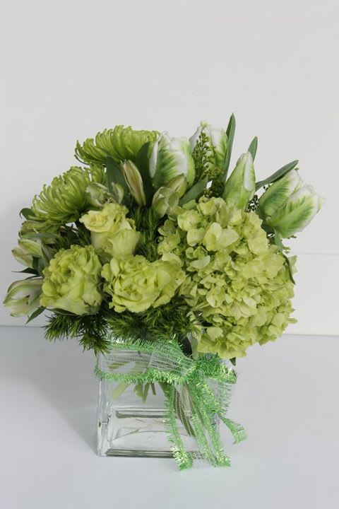 Green thumb Green thumb - Hydrangea, Tulips, Rose, Fuji Mom, Green Fuji, Alstromeria