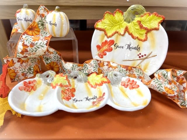 FALL PUMPKIN SERVICE SET - CERAMIC -HAND PAINTED Set of 4 pieces: 2 serving dishes, salt &amp; pepper containers