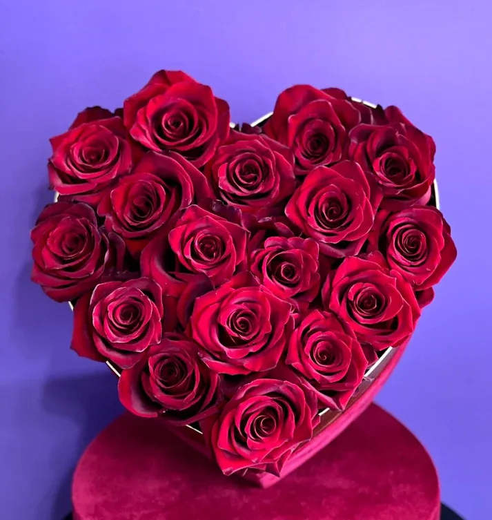 #18 Heart - Heart of beautiful red, pink, orange, purple, mix or white roses Shown as &quot;Deluxe&quot; size, Please mention in the &quot;Note&quot; what color do you want  Seasonal or not available flowers can be replaced with a similar one. anemones can be replaced with similar or luxury flowers according to availability Boxes and baskets can also be replaced with others