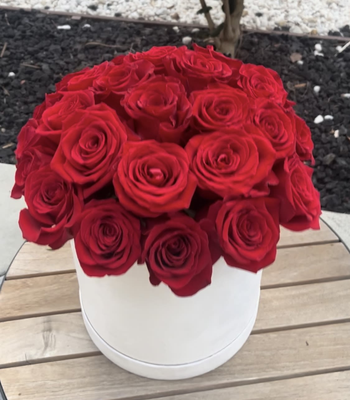 The Signature Rose - Bold, timeless, and undeniably powerful, The Signature Rose is the ultimate expression of love and luxury. Featuring lush, velvety red roses meticulously arranged in a pristine white hatbox, this design speaks volumes with elegant simplicity. A modern take on a romantic classic, perfect for grand gestures and unforgettable moments.  Whether it’s love, admiration, or passion — say it with The Signature Rose.  Style: Classic, refined, iconic Fragrance: Rich and romantic rose scent