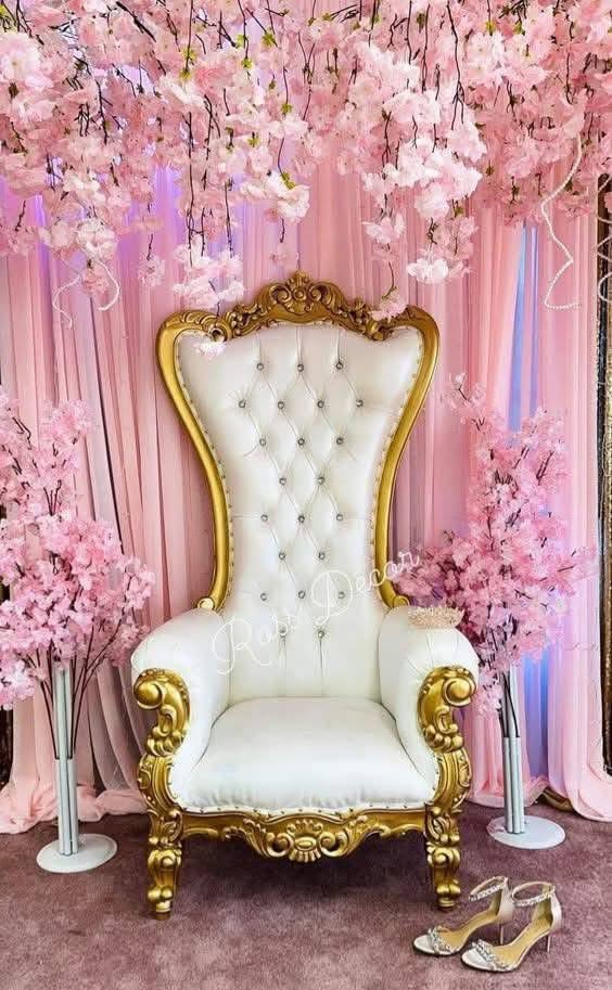 throne chair rent  - make your event special with the cloud of goods Throne Chair rental!  this luxurious and comfortable chair is perfect for wedddings, birthdays, and other celebrations or even. book today we have delivery service with extra cost 